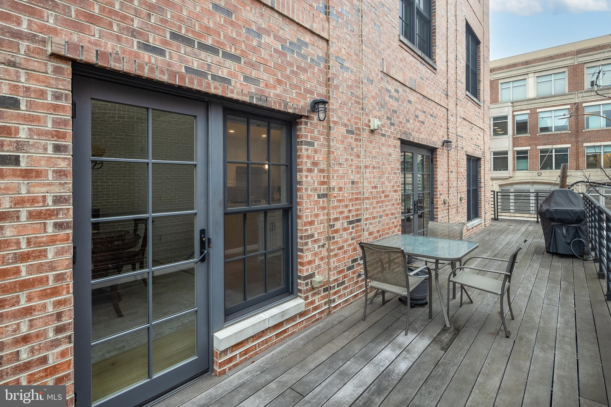 BOTTLING HOUSE - Residential