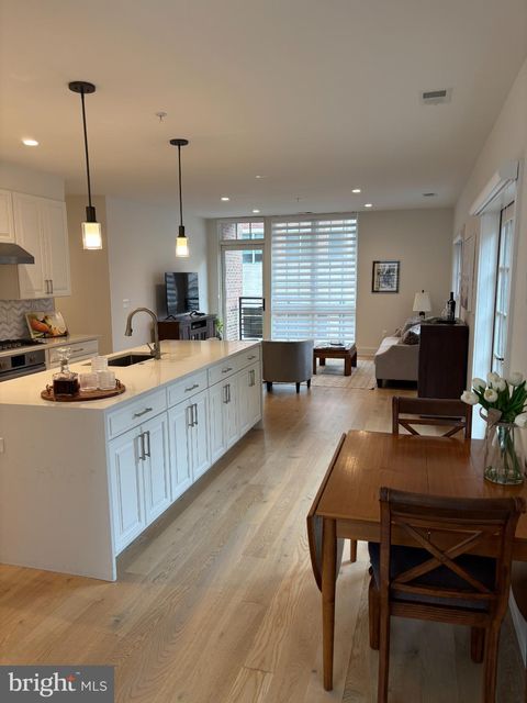 521 N WASHINGTON STREET 102 ALEXANDRIA VA 22314