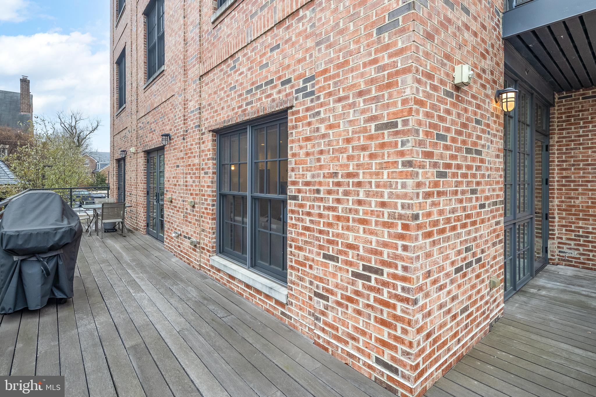 BOTTLING HOUSE - Residential