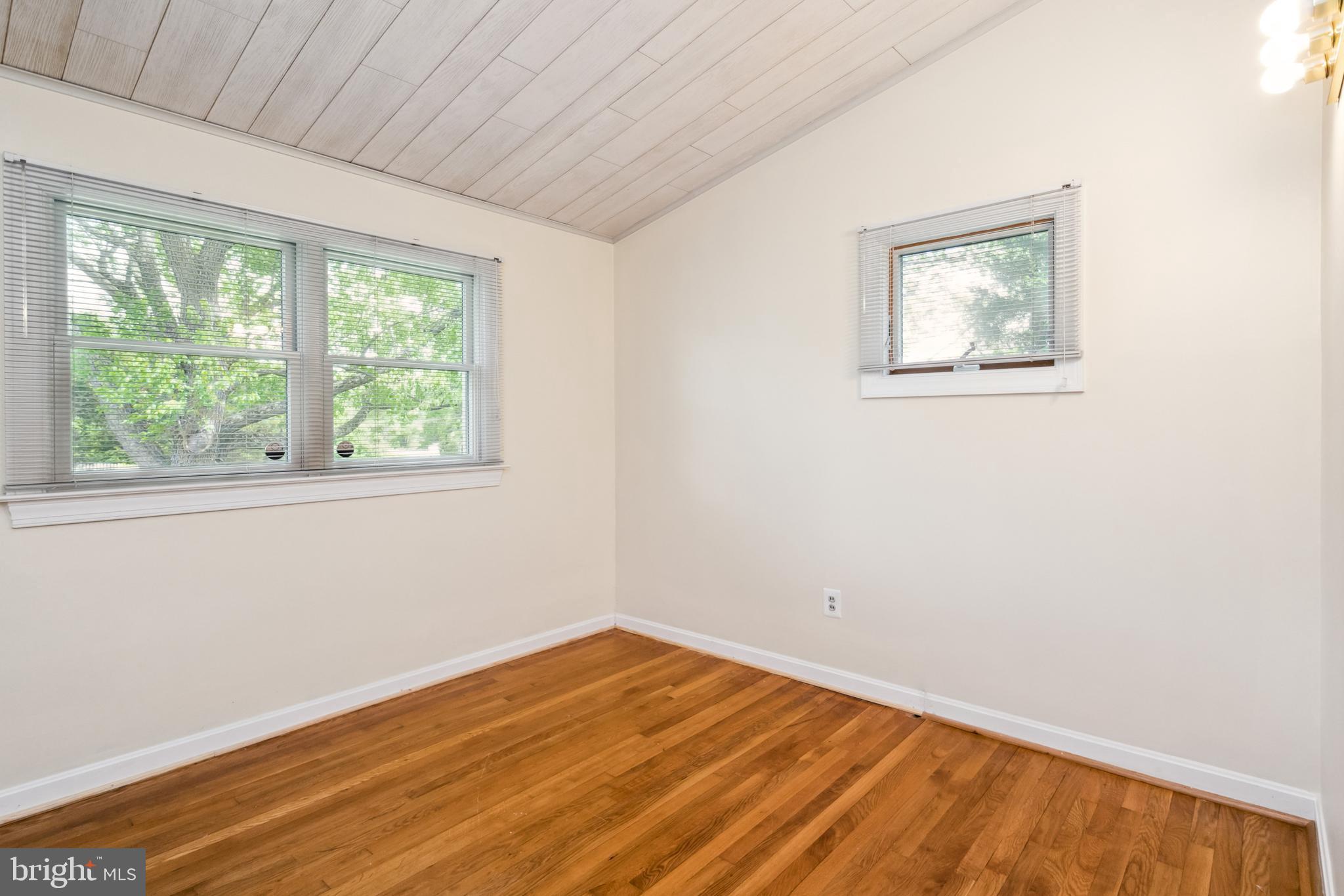 SUNNY VIEW - Residential Lease