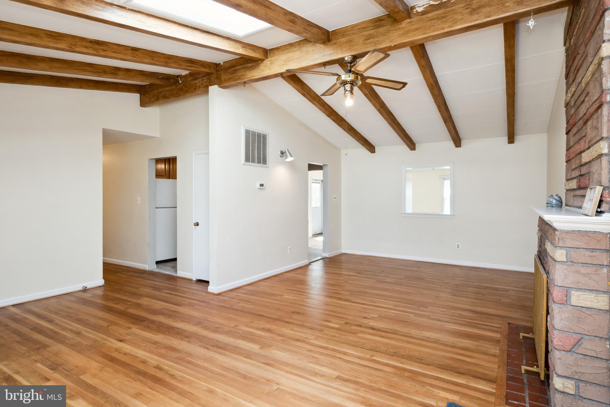 SUNNY VIEW - Residential Lease