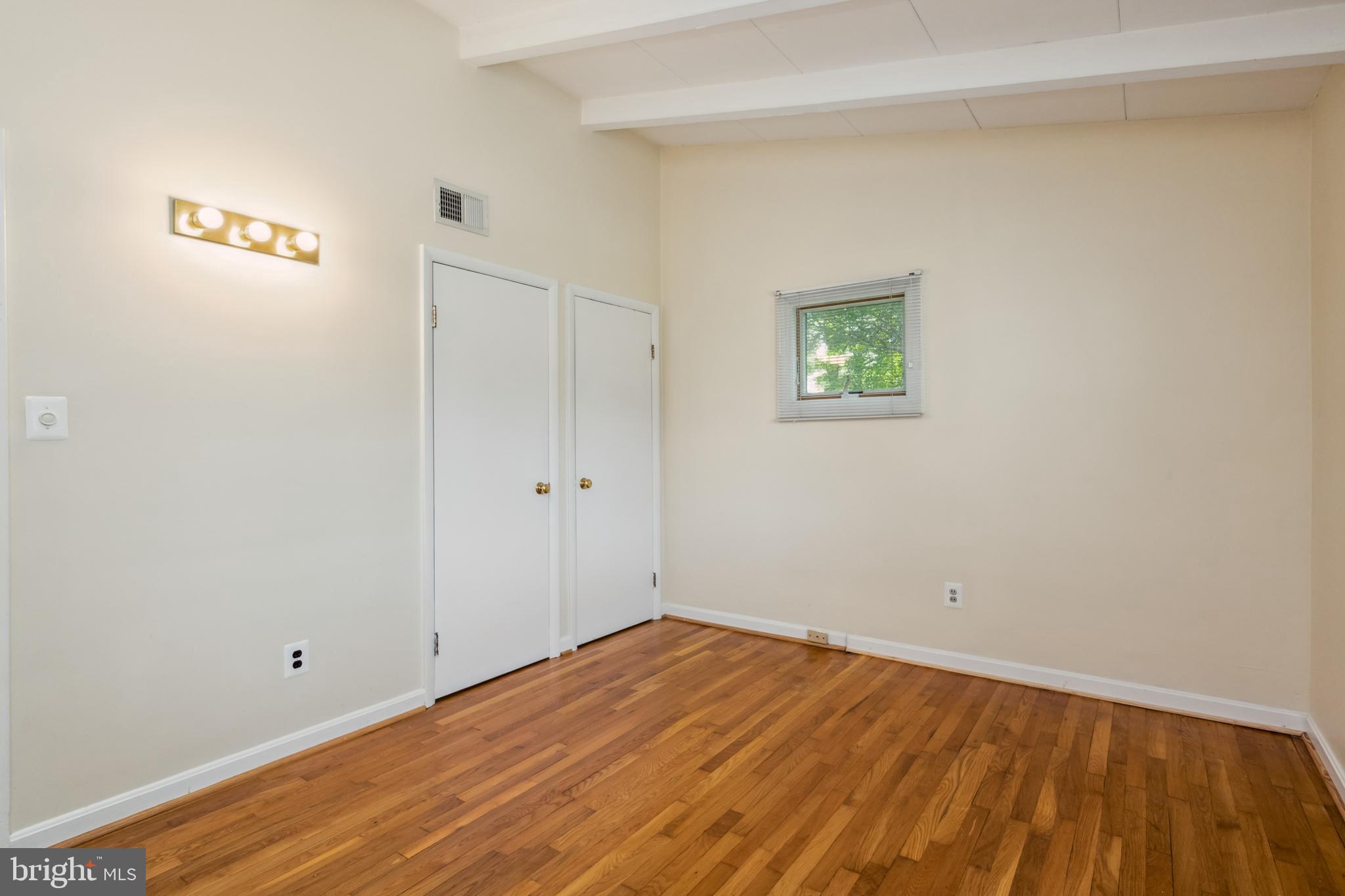 SUNNY VIEW - Residential Lease