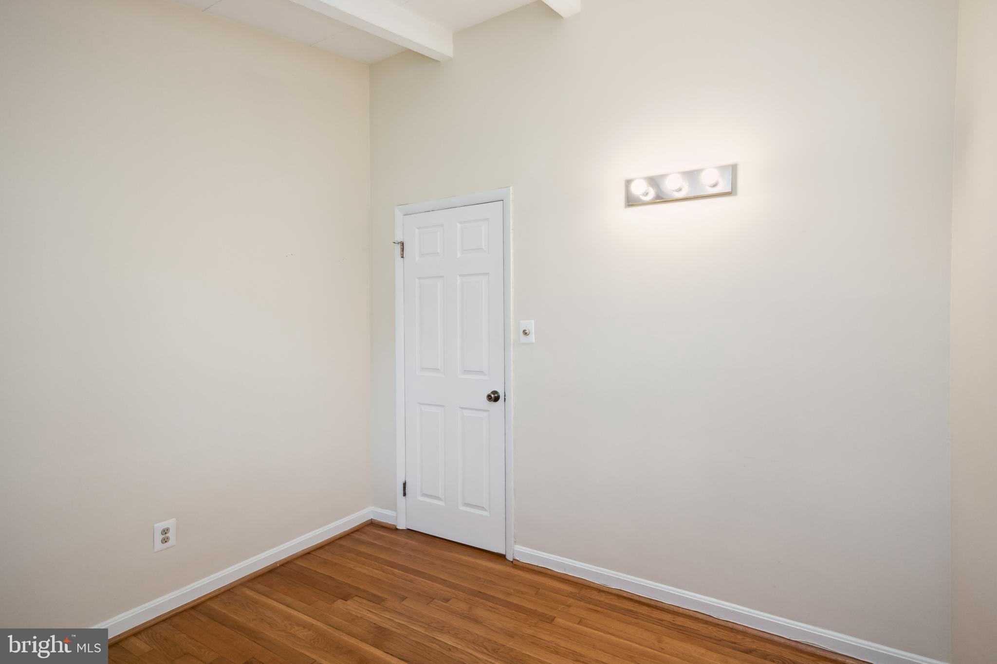 SUNNY VIEW - Residential Lease