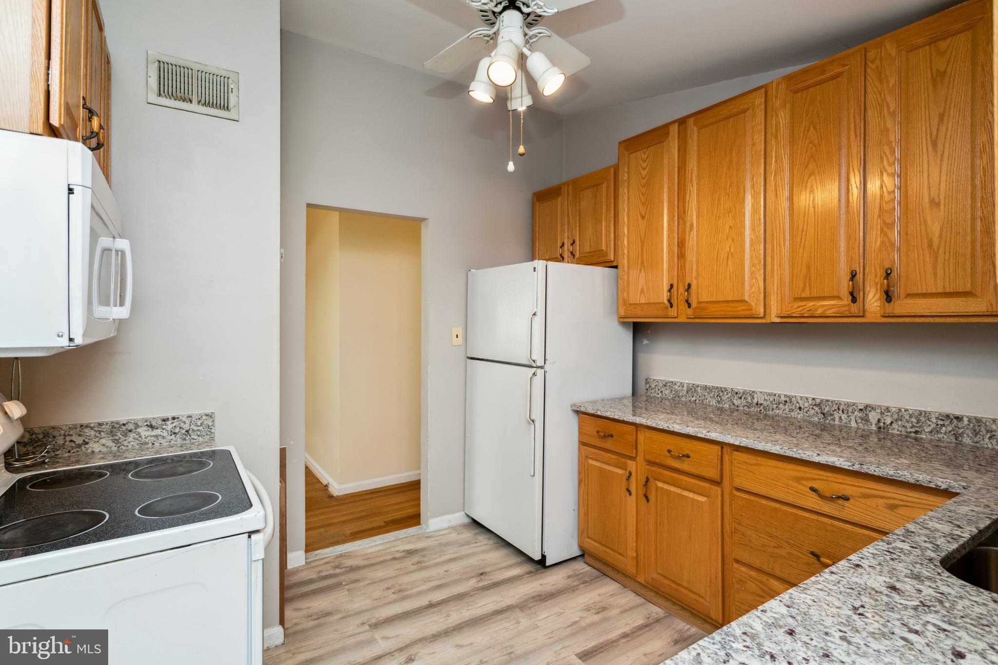 SUNNY VIEW - Residential Lease