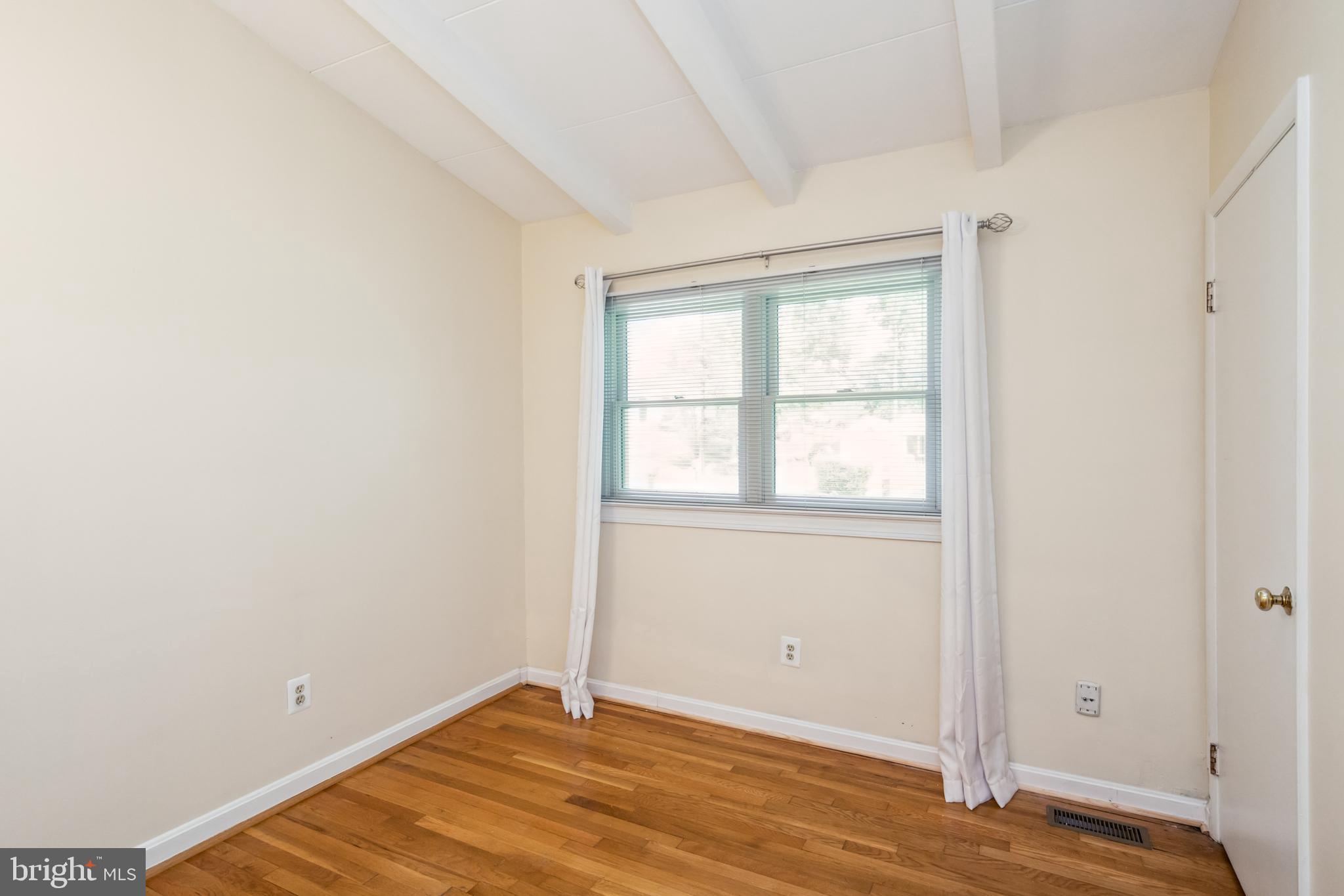 SUNNY VIEW - Residential Lease