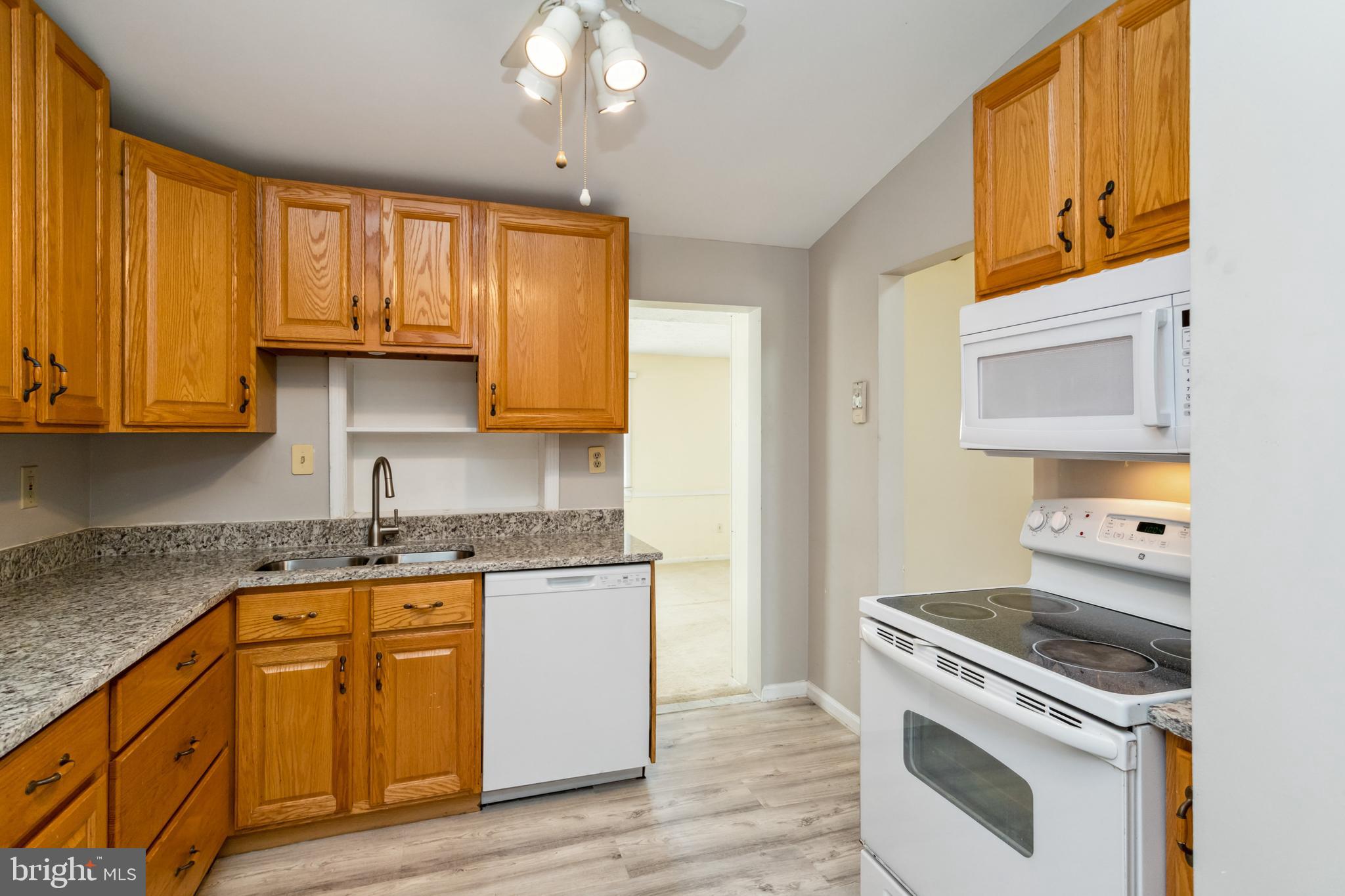 SUNNY VIEW - Residential Lease