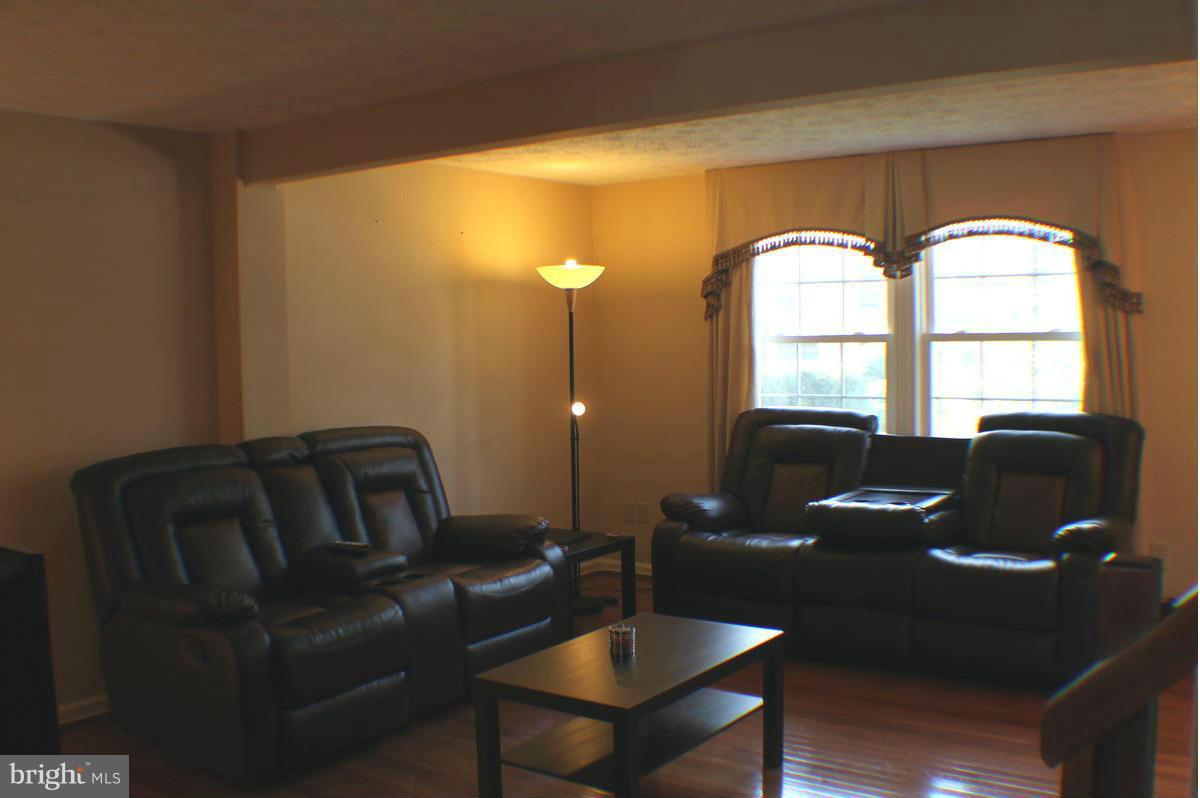 COURTS OF TYSONS - Residential Lease