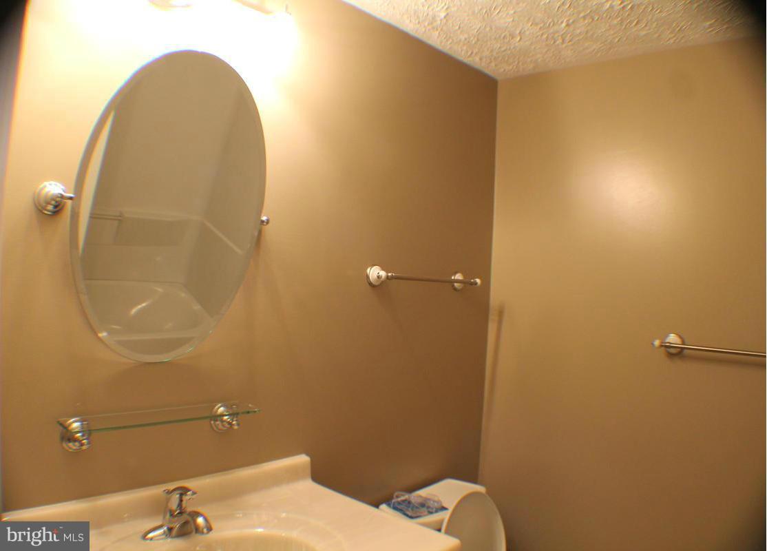 COURTS OF TYSONS - Residential Lease