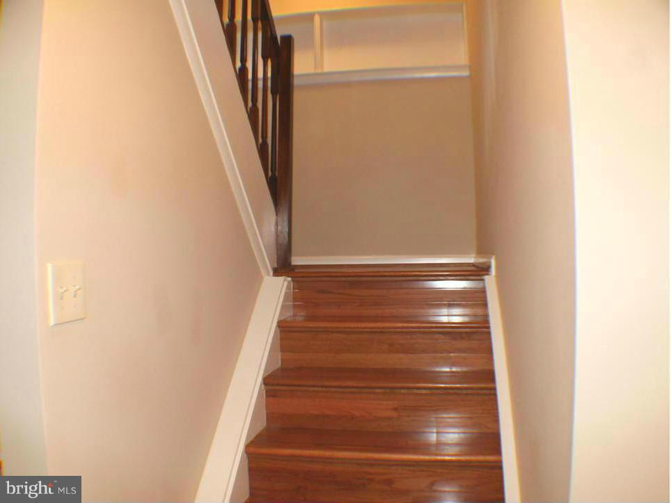 COURTS OF TYSONS - Residential Lease