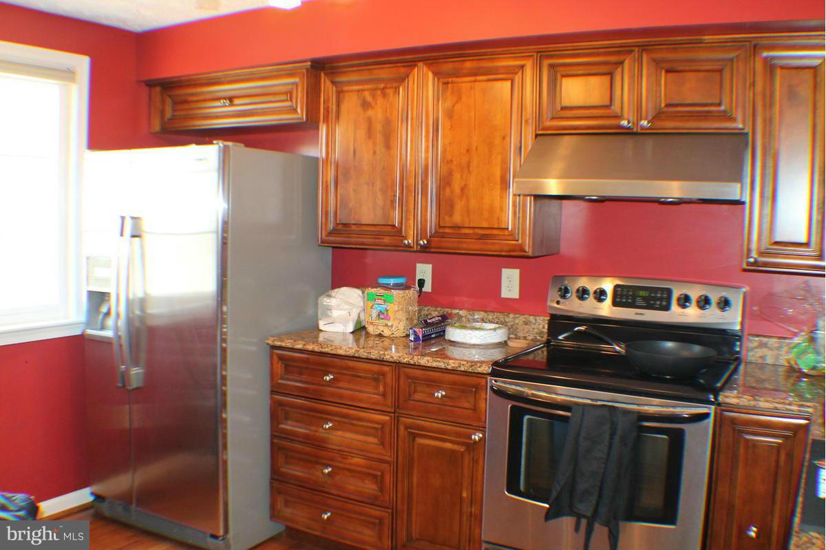 COURTS OF TYSONS - Residential Lease