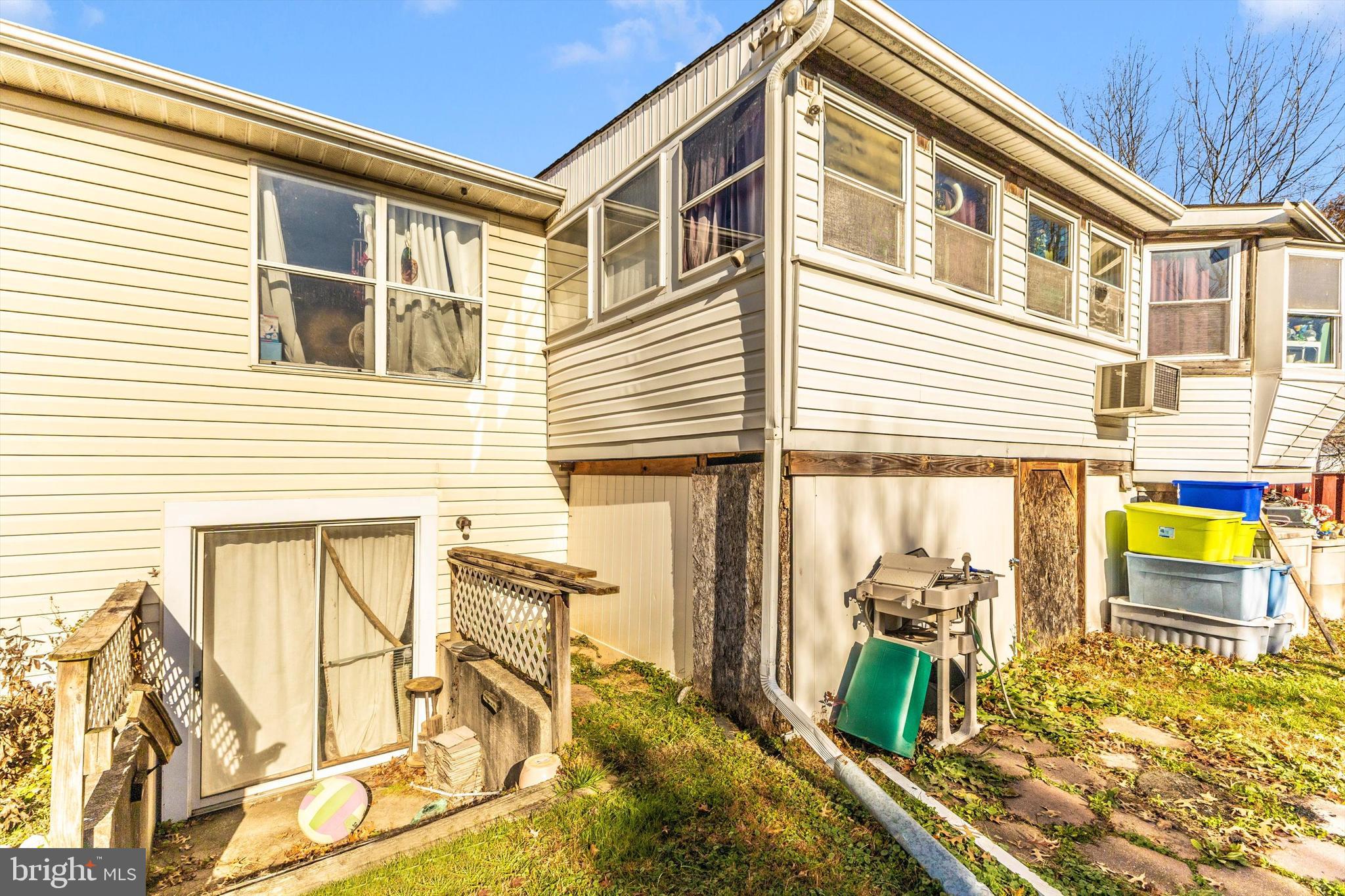 VILLAGE OF PAWNEE - Residential