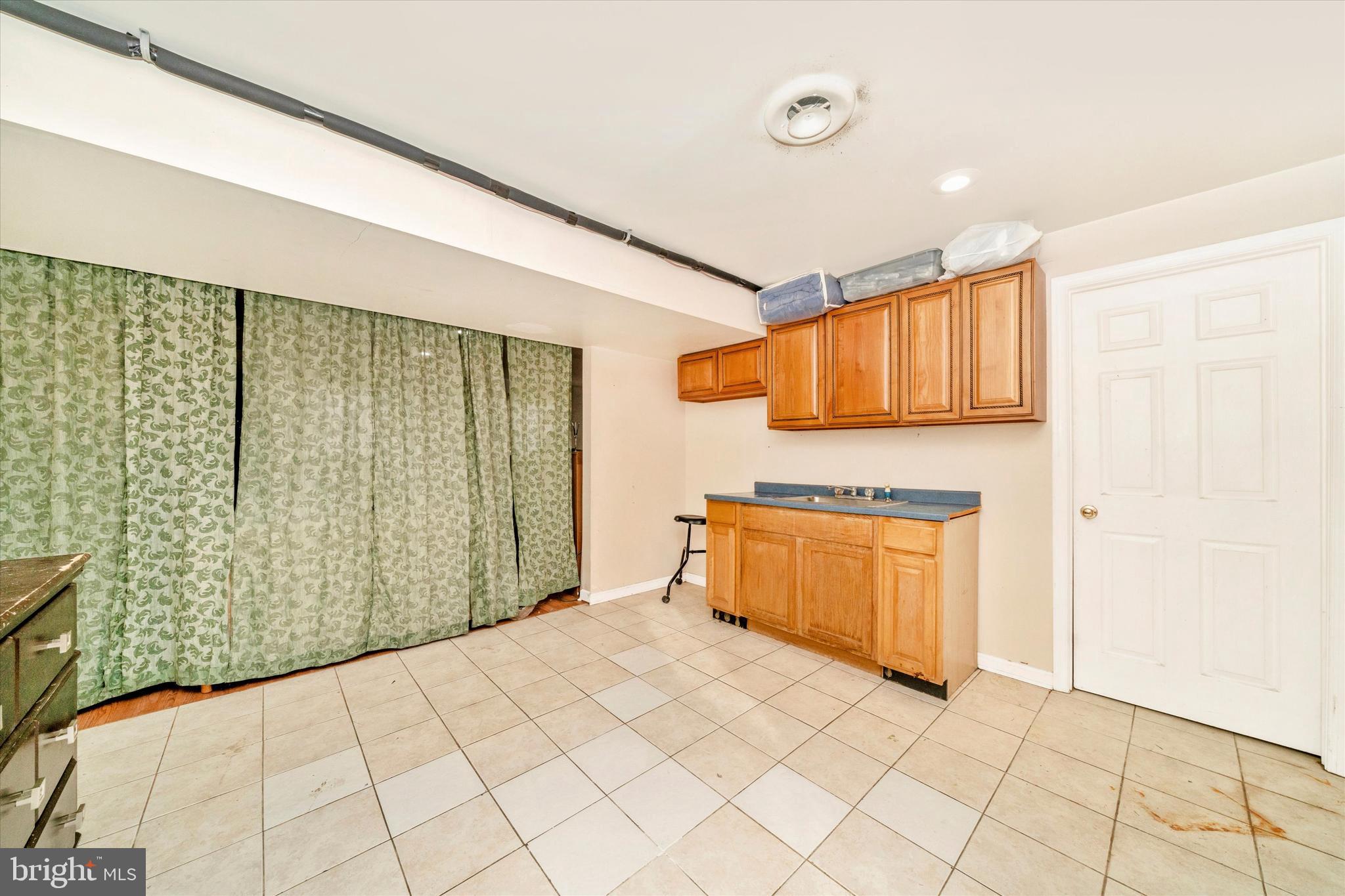 VILLAGE OF PAWNEE - Residential