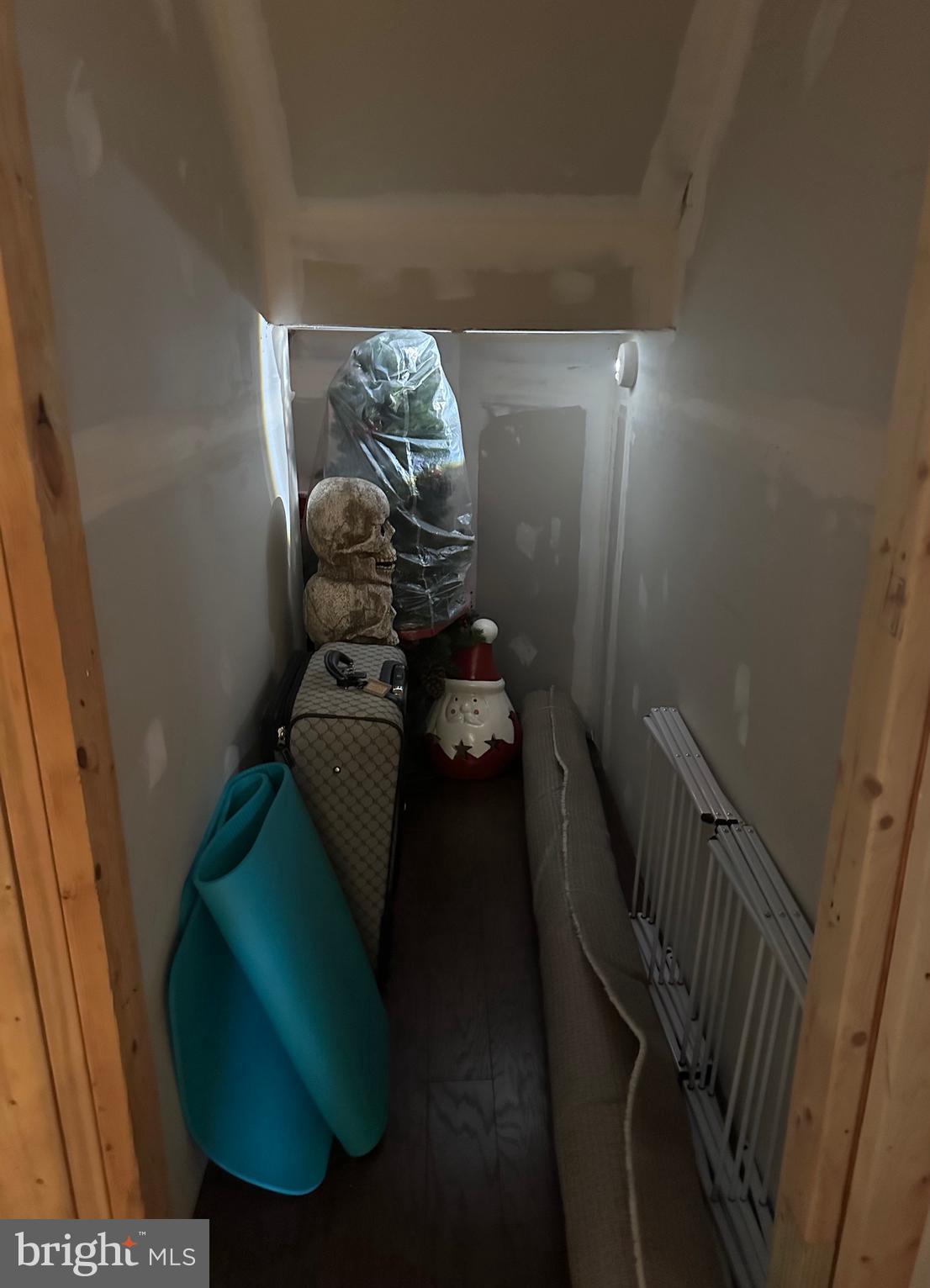 COLES RUN MANOR - Residential