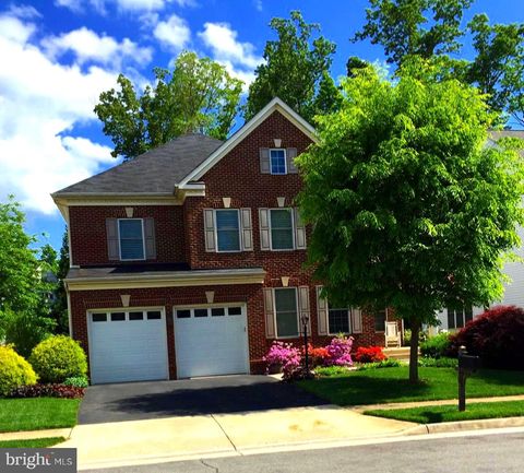8605 LENFANT PLACE MANASSAS VA 20112