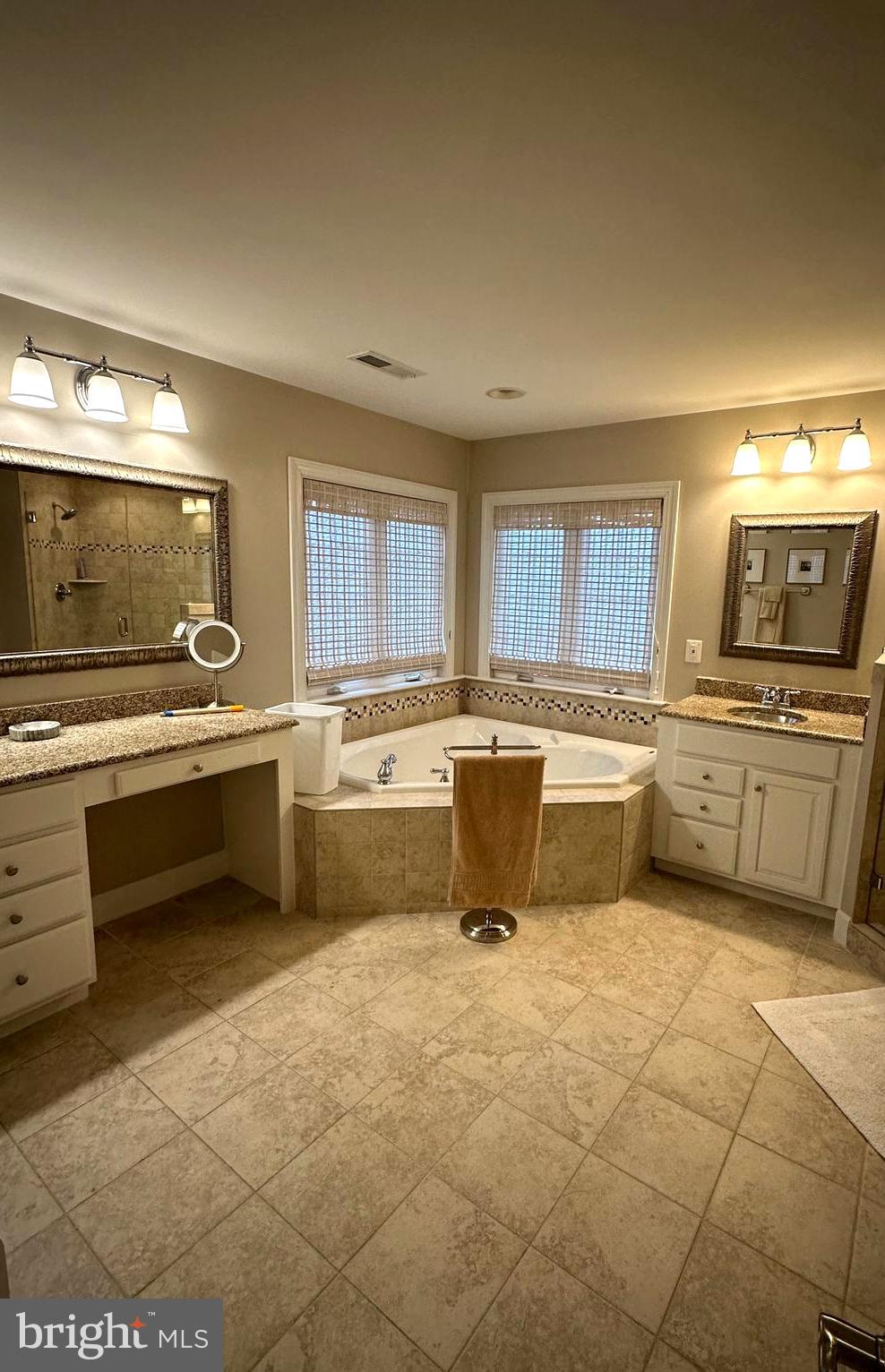 COLES RUN MANOR - Residential