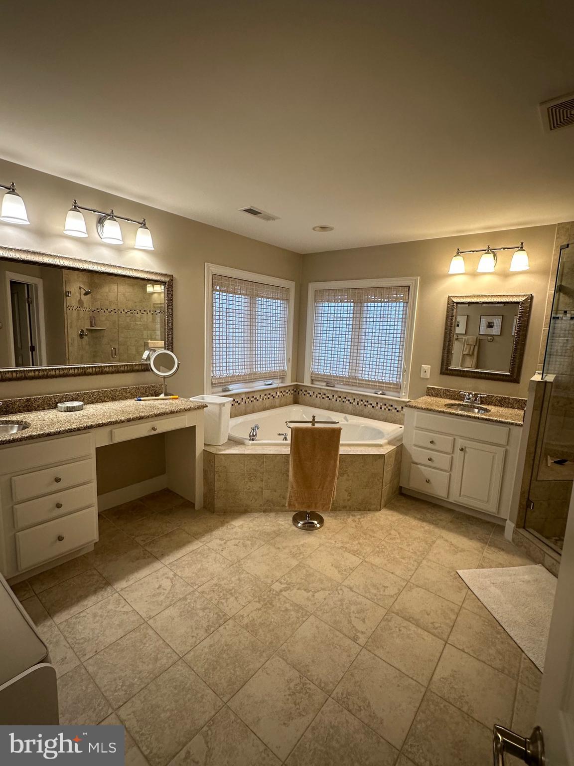 COLES RUN MANOR - Residential