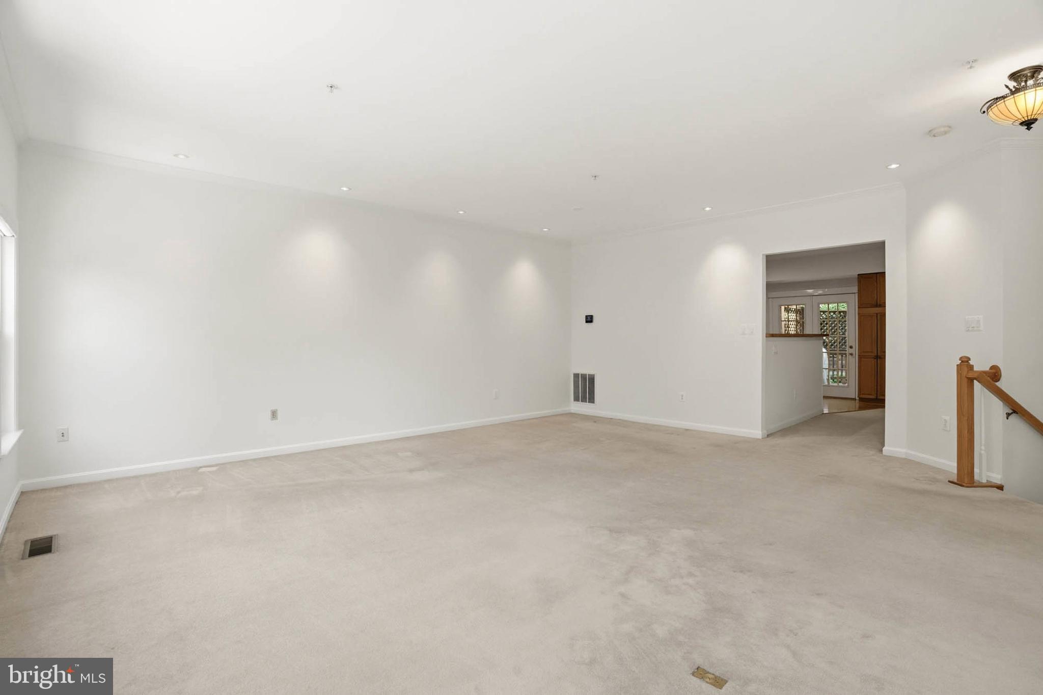 KENSINGTON CROSSING - Residential