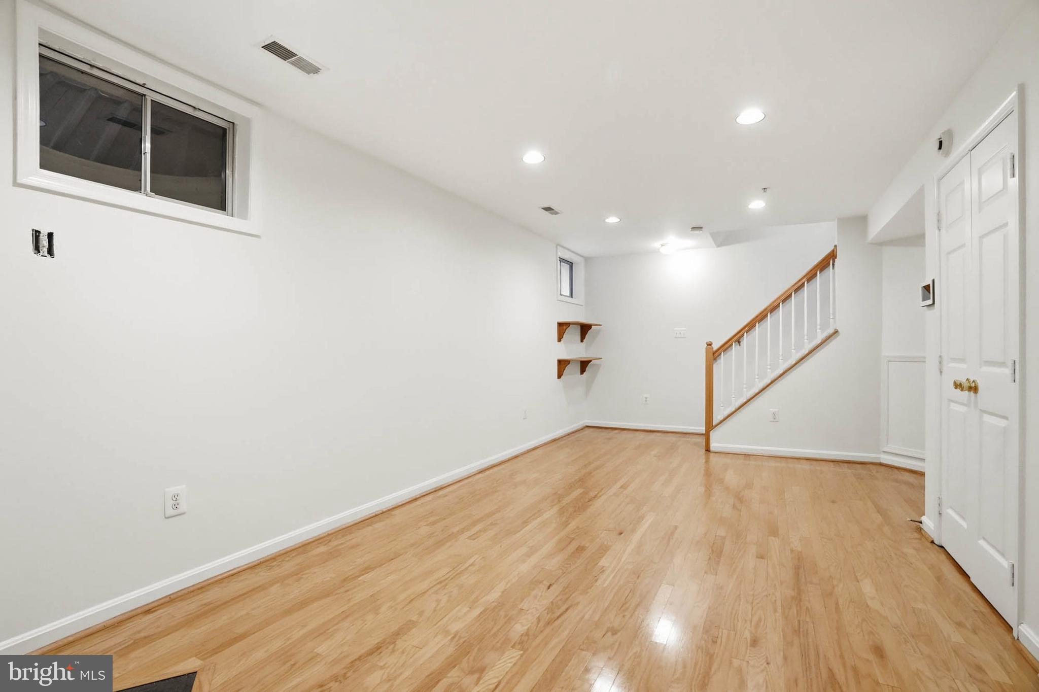 KENSINGTON CROSSING - Residential