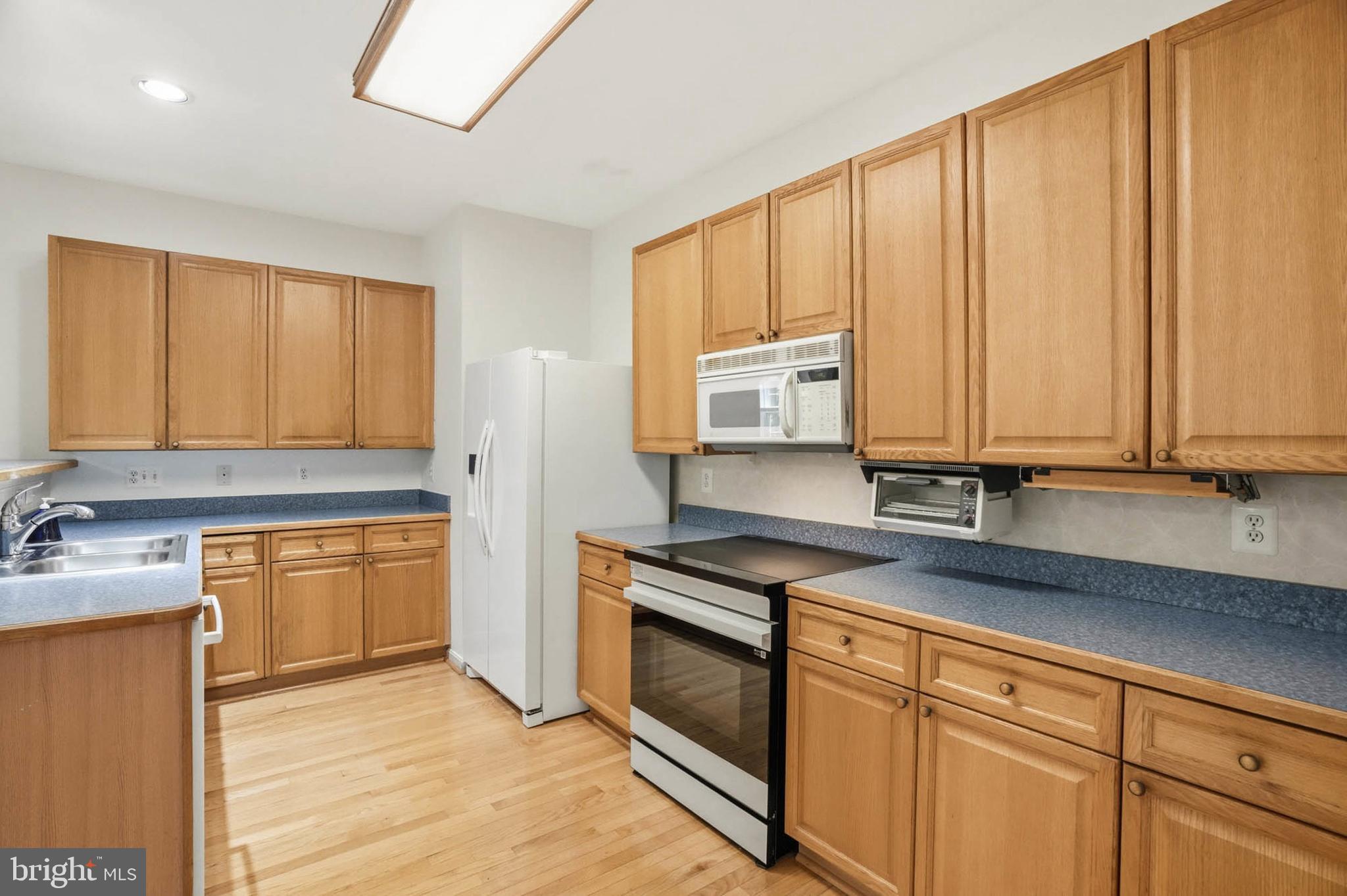 KENSINGTON CROSSING - Residential
