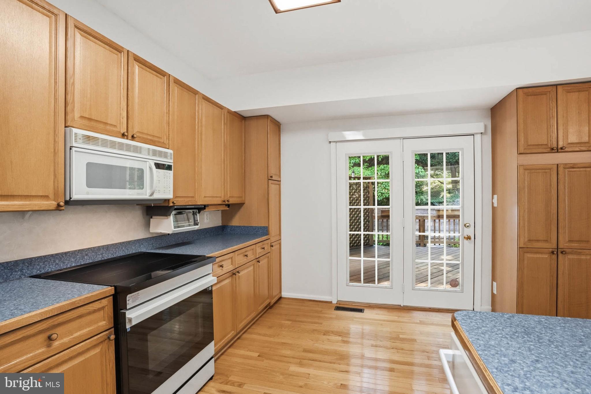 KENSINGTON CROSSING - Residential