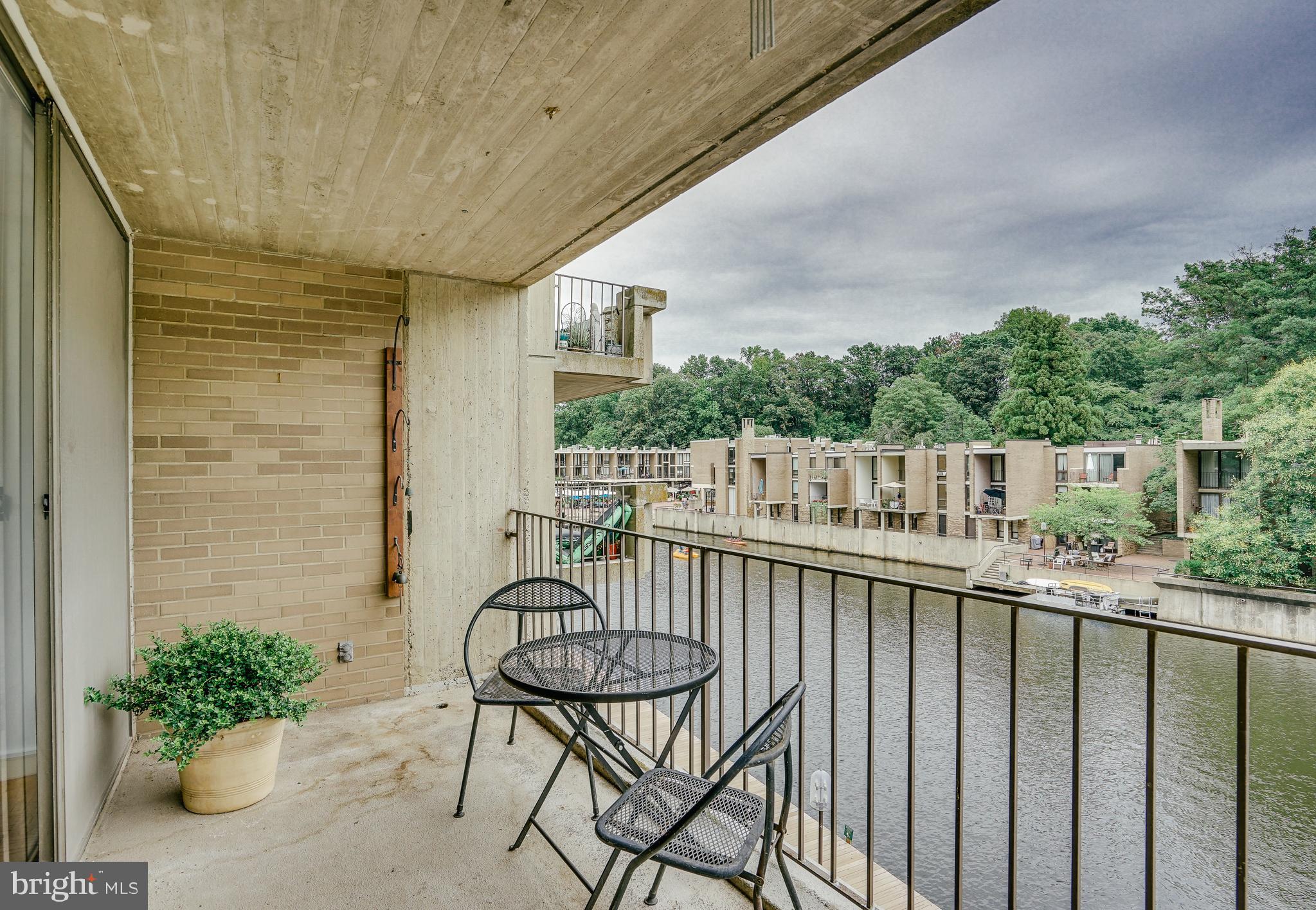 LAKE ANNE OF RESTON - Residential