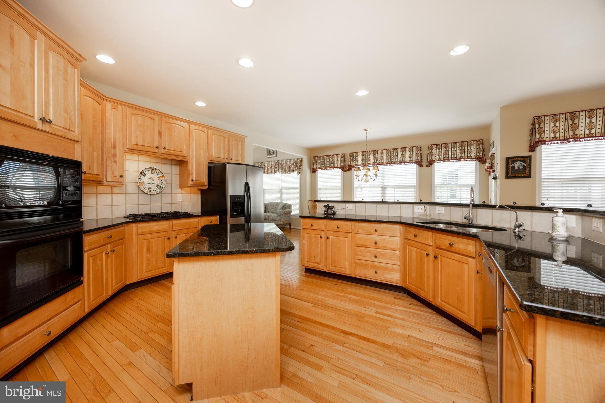 RIVERCREST - Residential