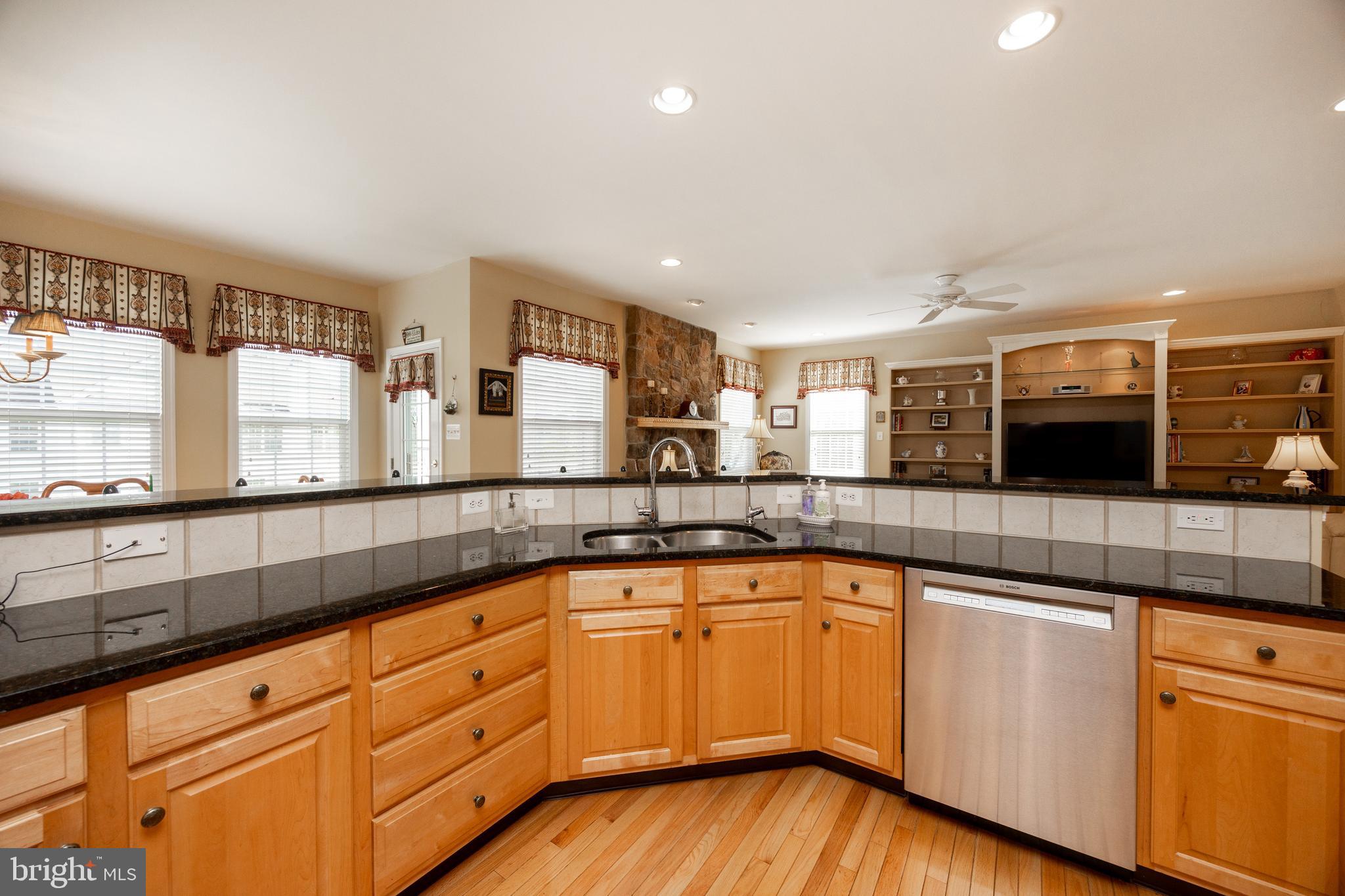 RIVERCREST - Residential