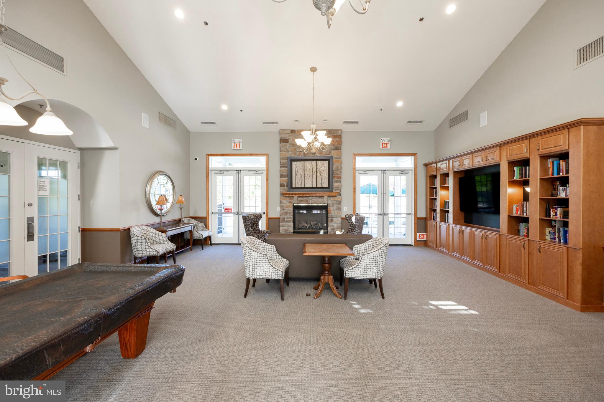 RIVERCREST - Residential