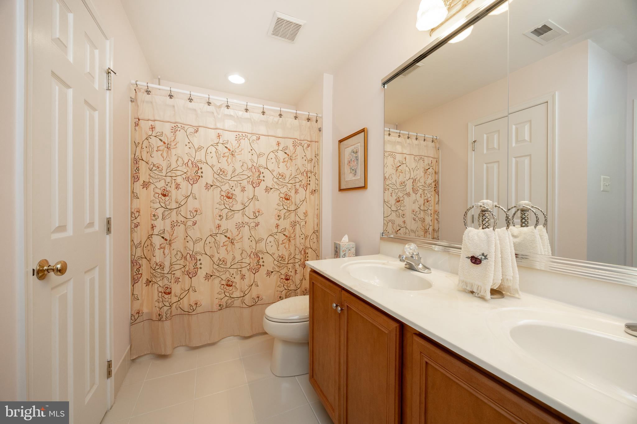 RIVERCREST - Residential