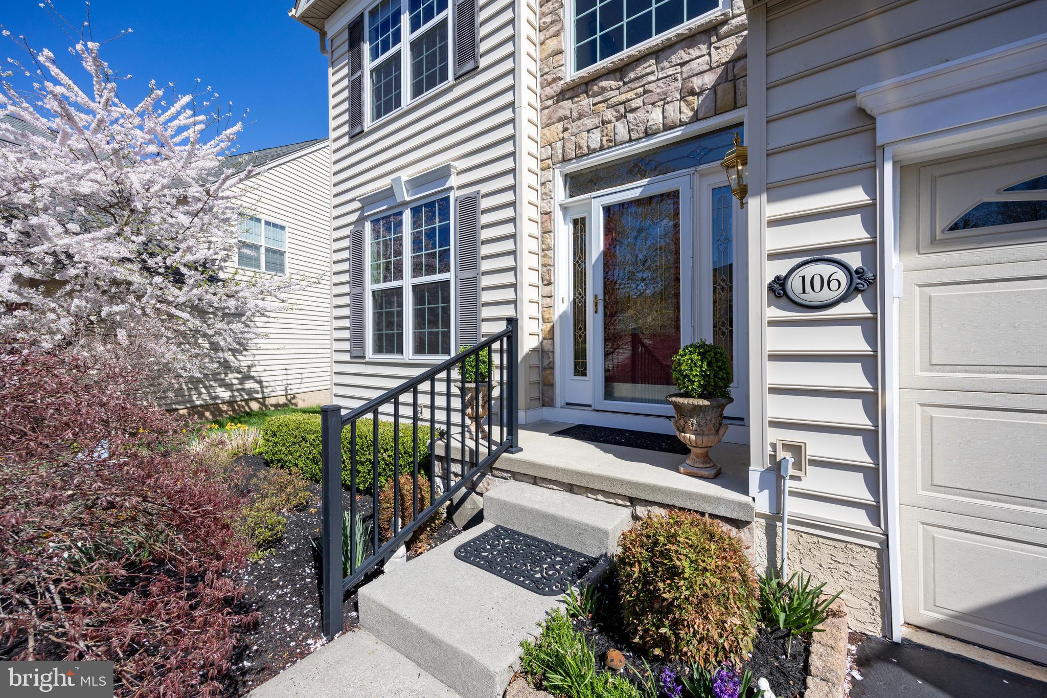 RIVERCREST - Residential