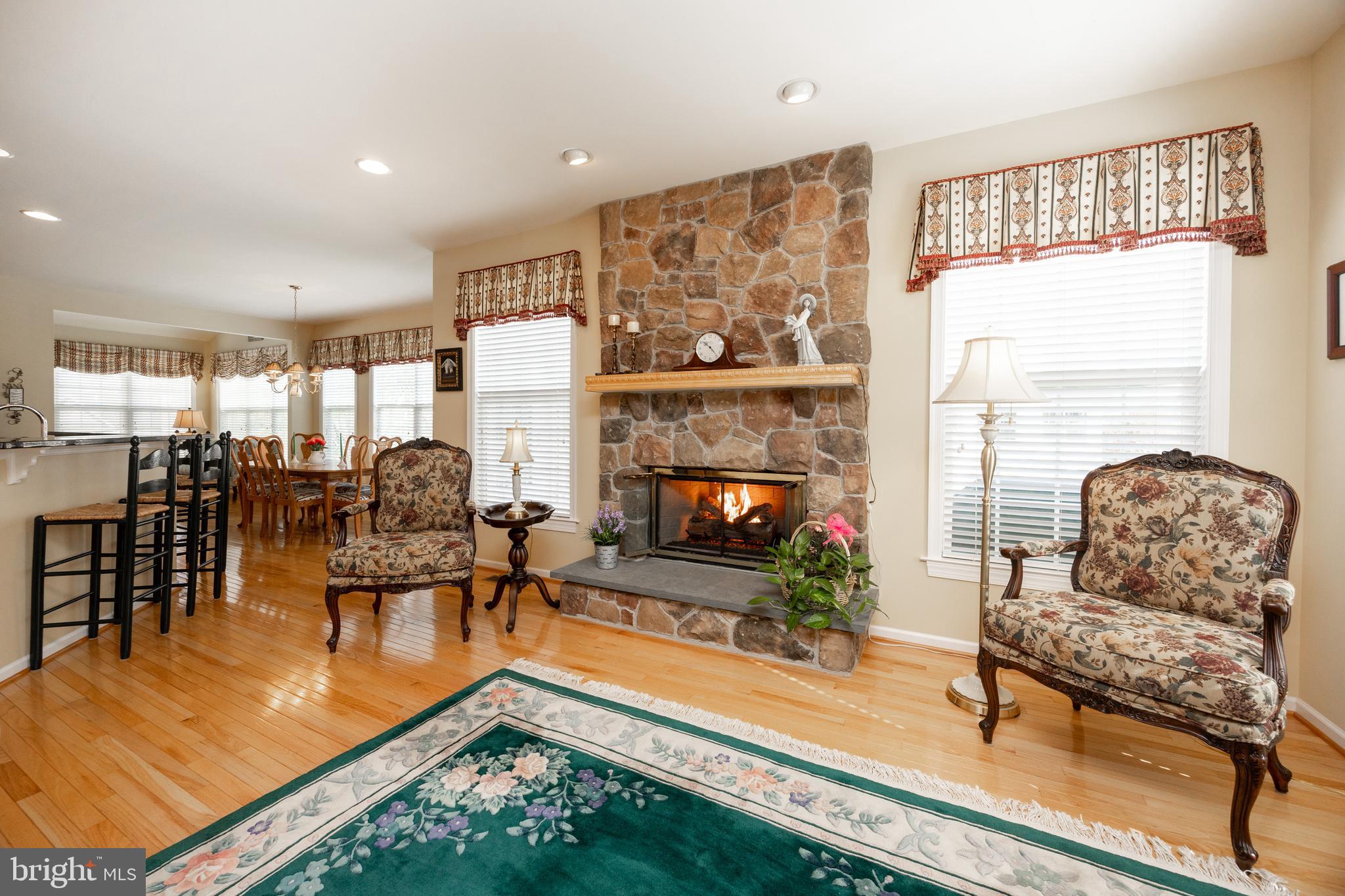 RIVERCREST - Residential