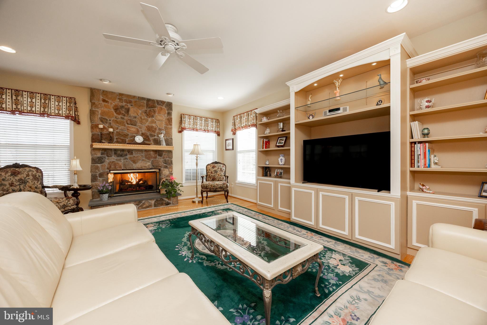 RIVERCREST - Residential