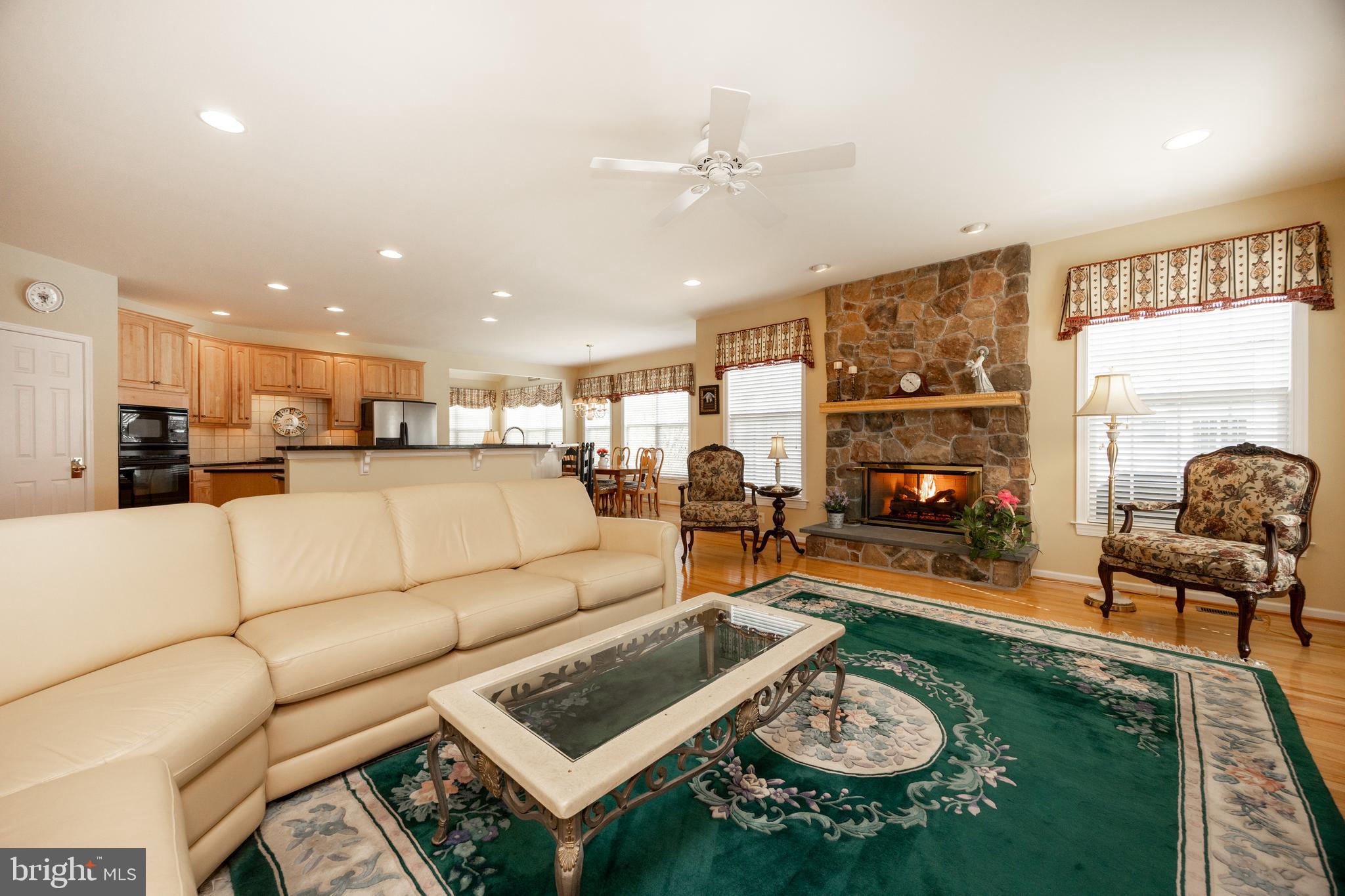 RIVERCREST - Residential