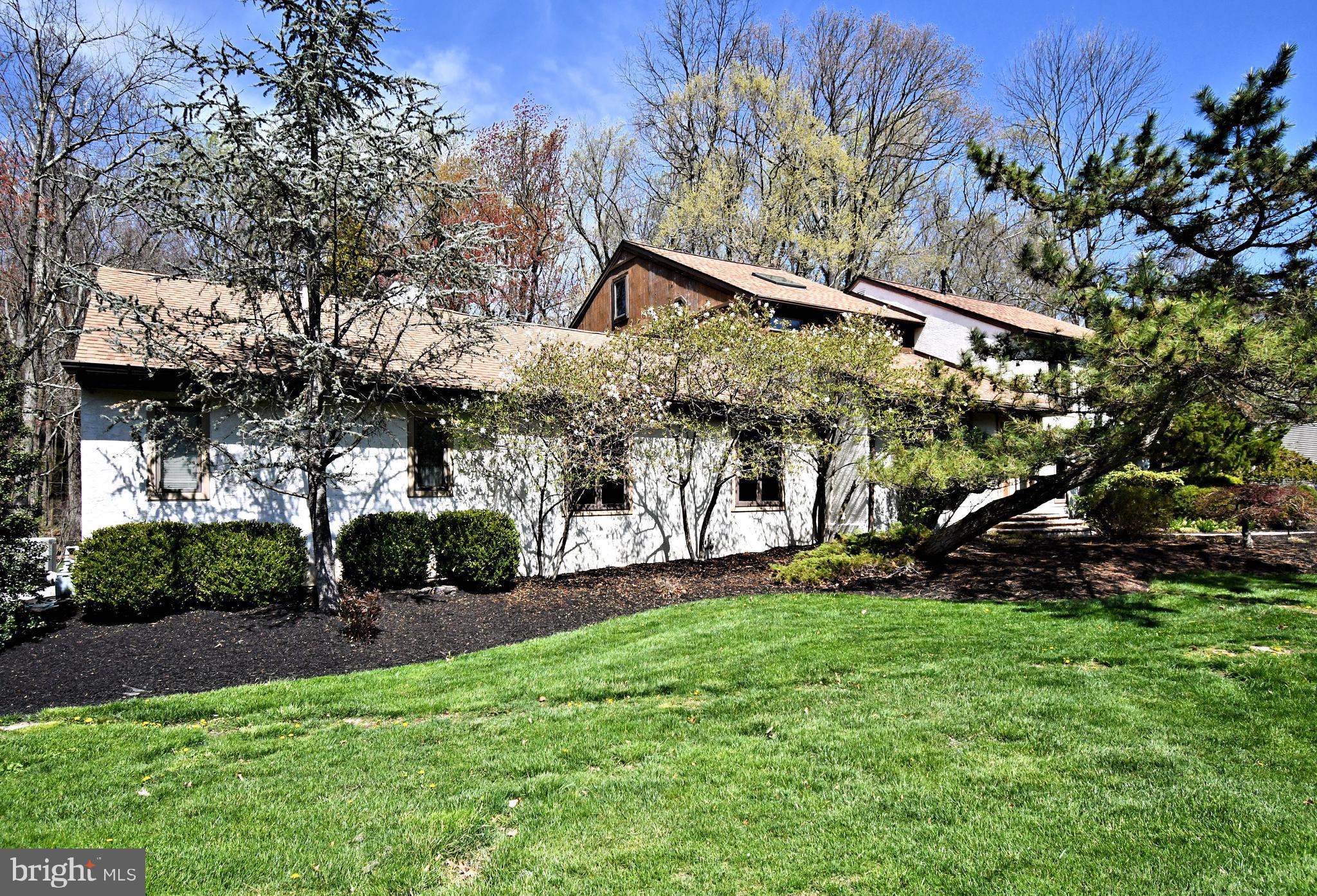 12 VIRGINIA LANE