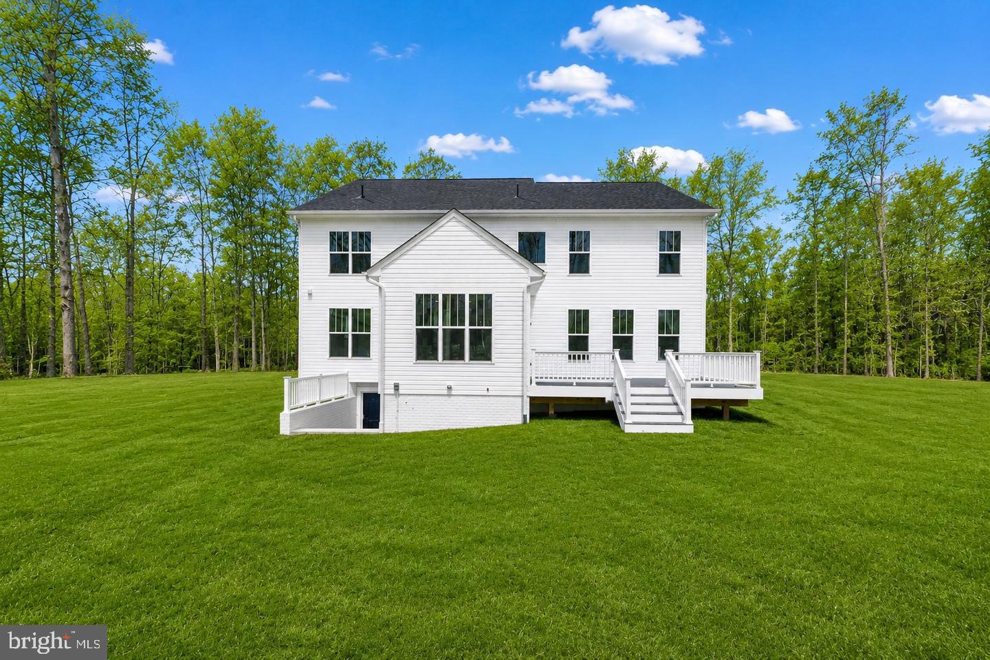 8 TYLER LANE