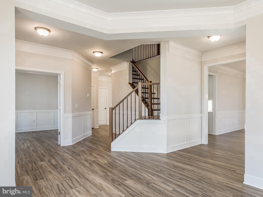 8 TYLER LANE