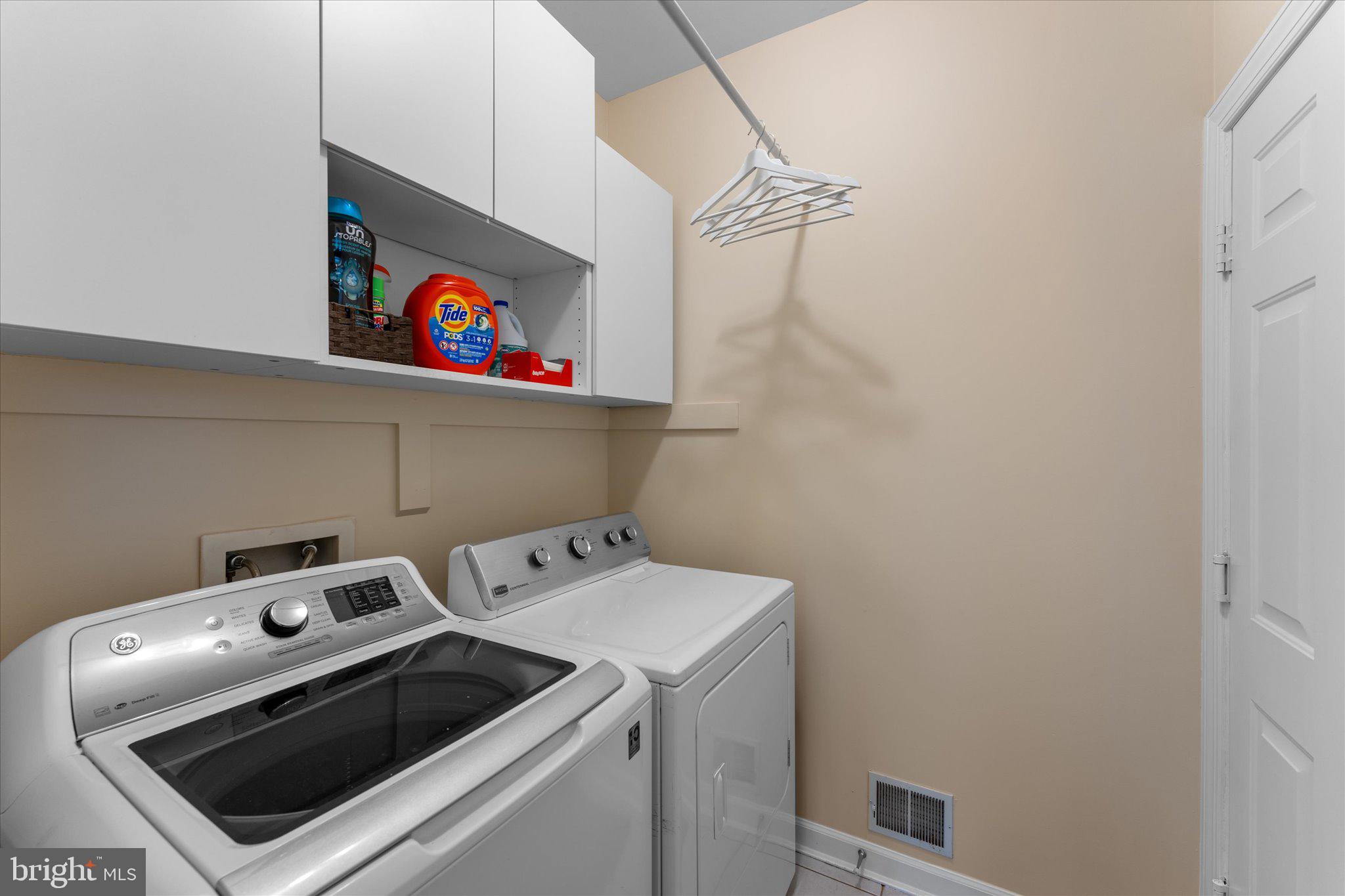 MEADOWBROOK WOODS - Residential