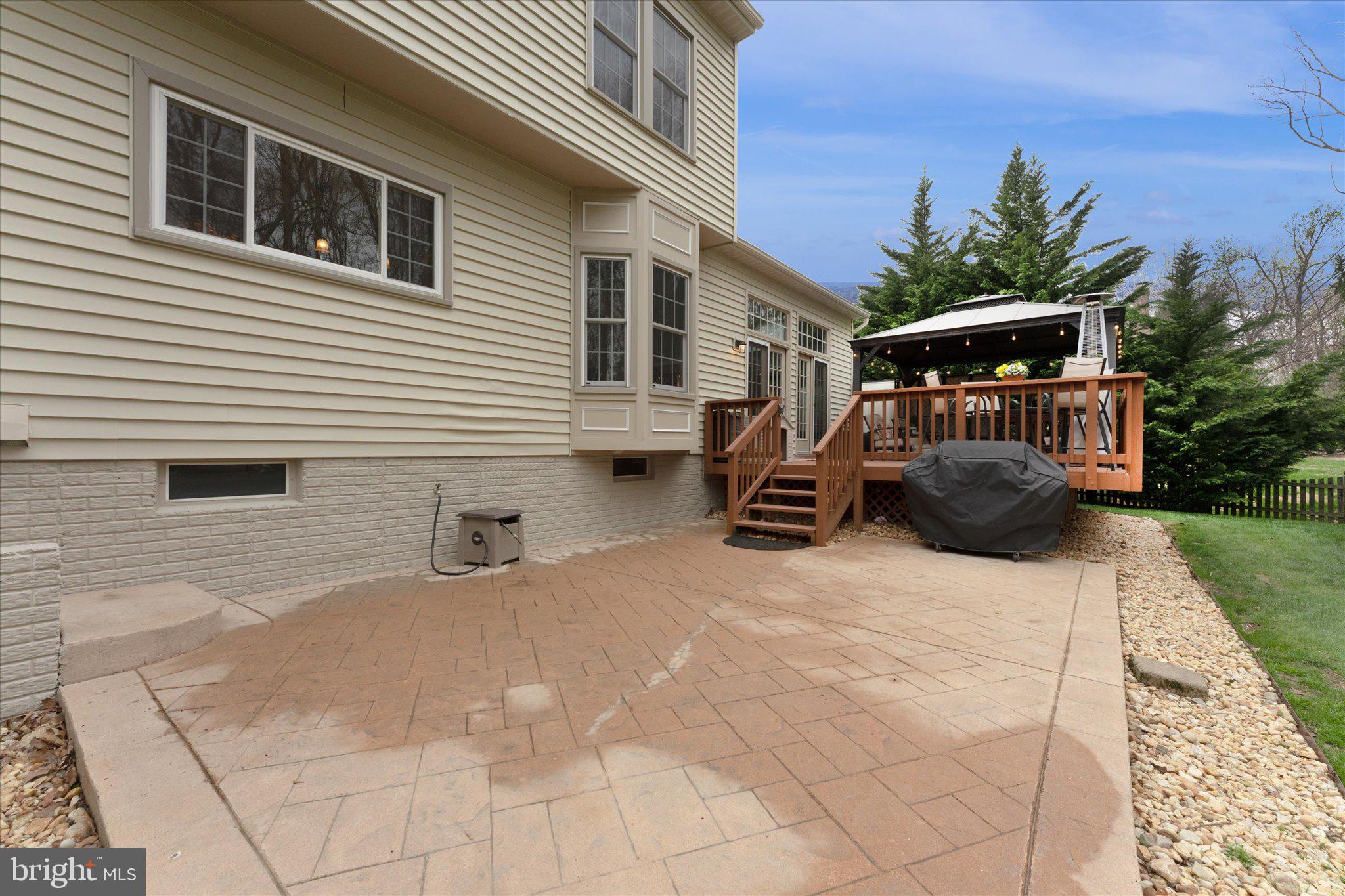 MEADOWBROOK WOODS - Residential