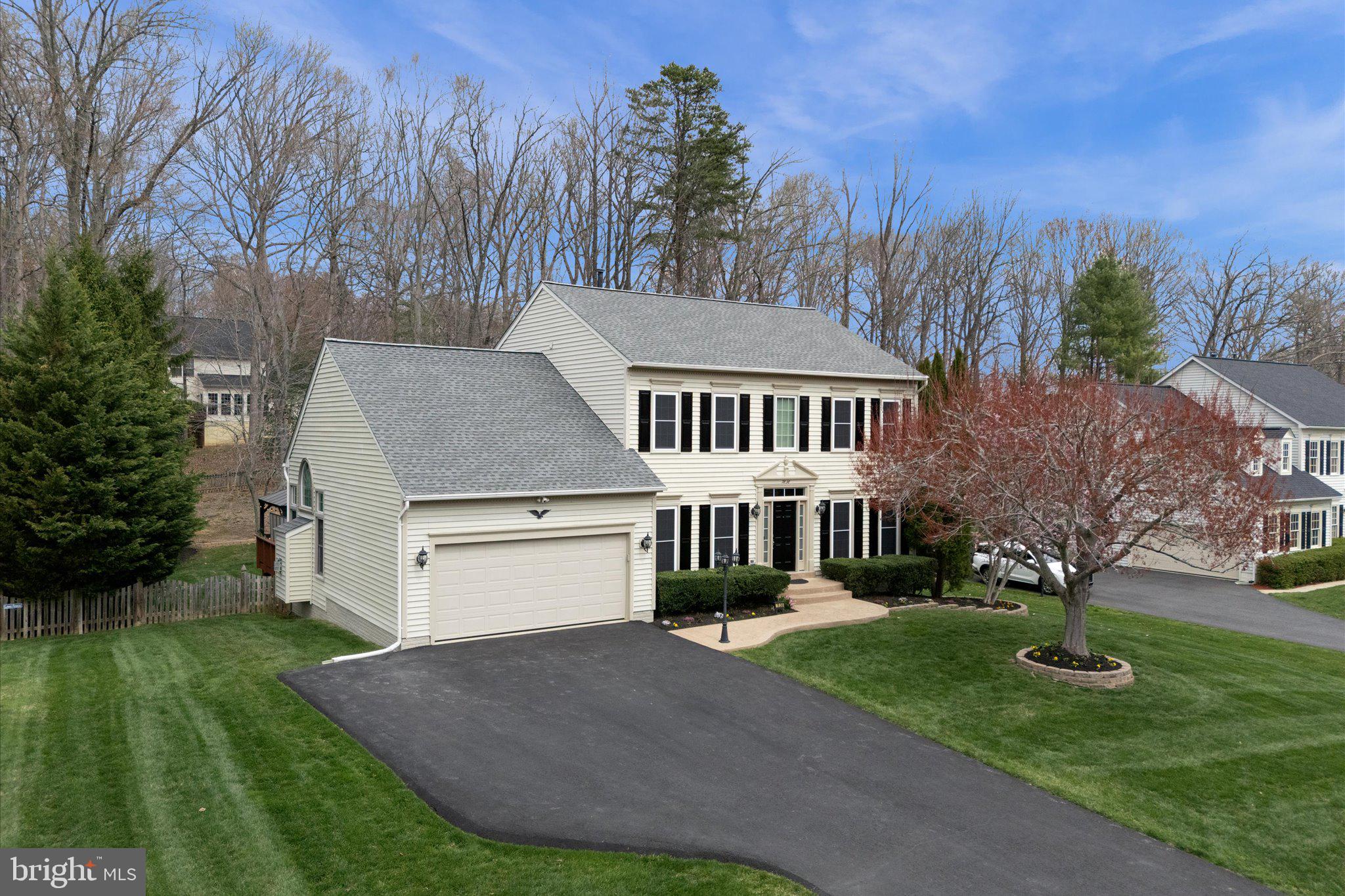 MEADOWBROOK WOODS - Residential