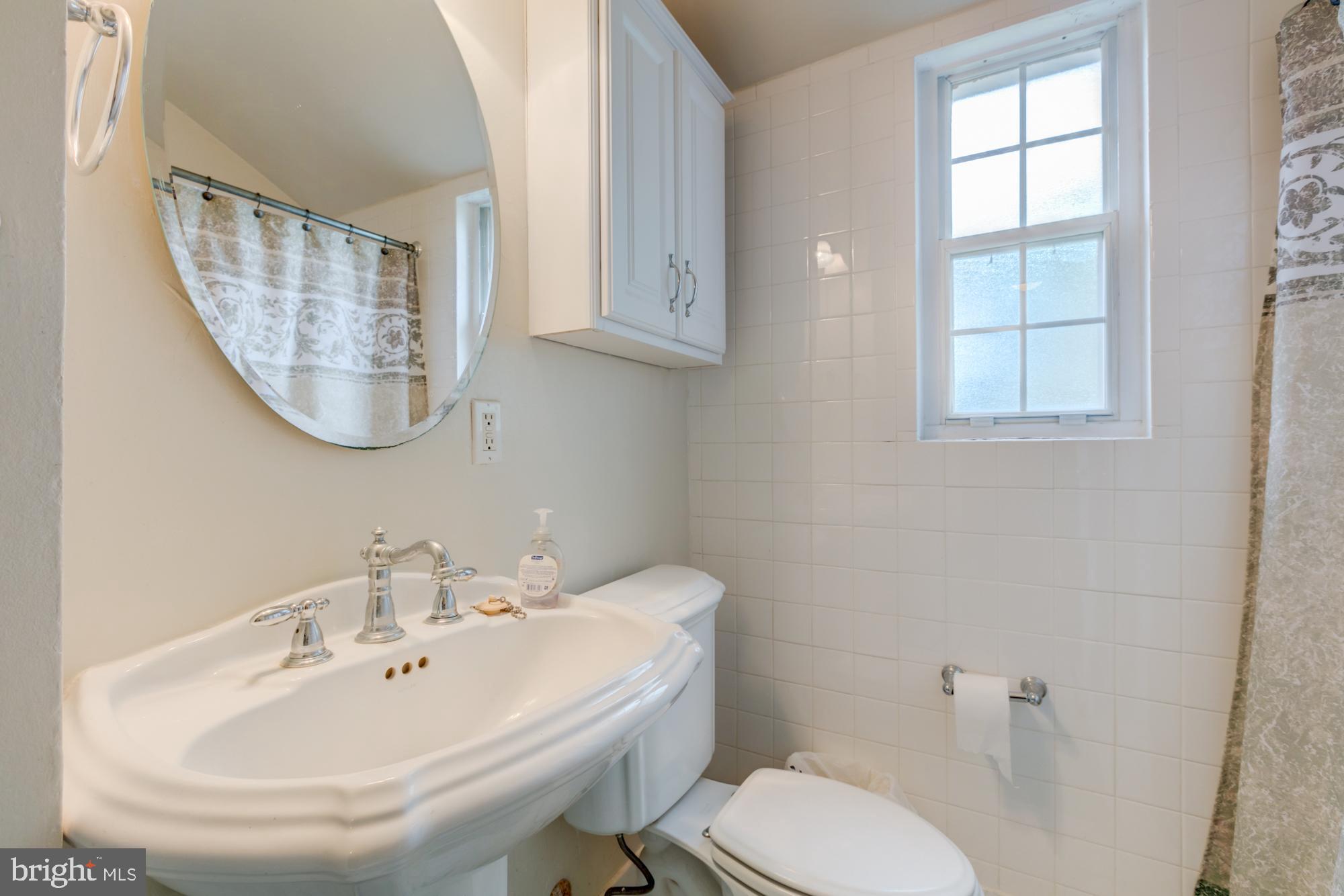 FAIRLINGTON TOWNE - Residential Lease