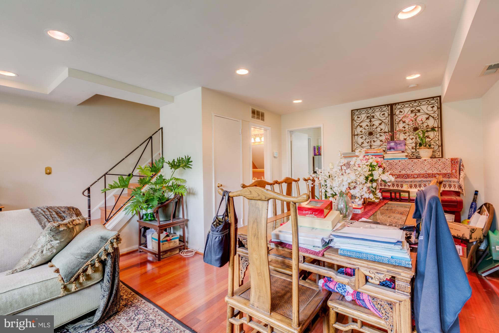 FAIRLINGTON TOWNE - Residential Lease