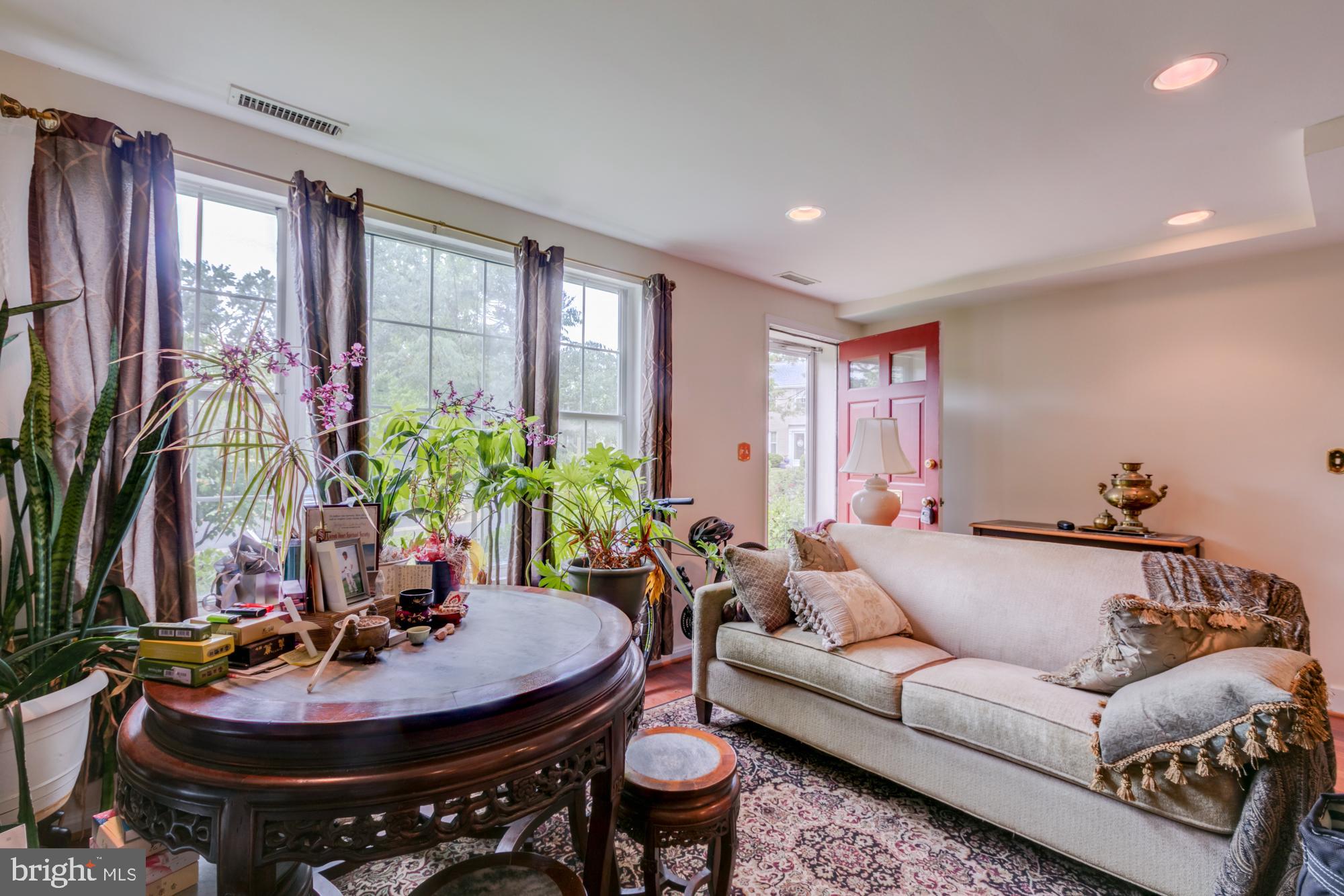 FAIRLINGTON TOWNE - Residential Lease