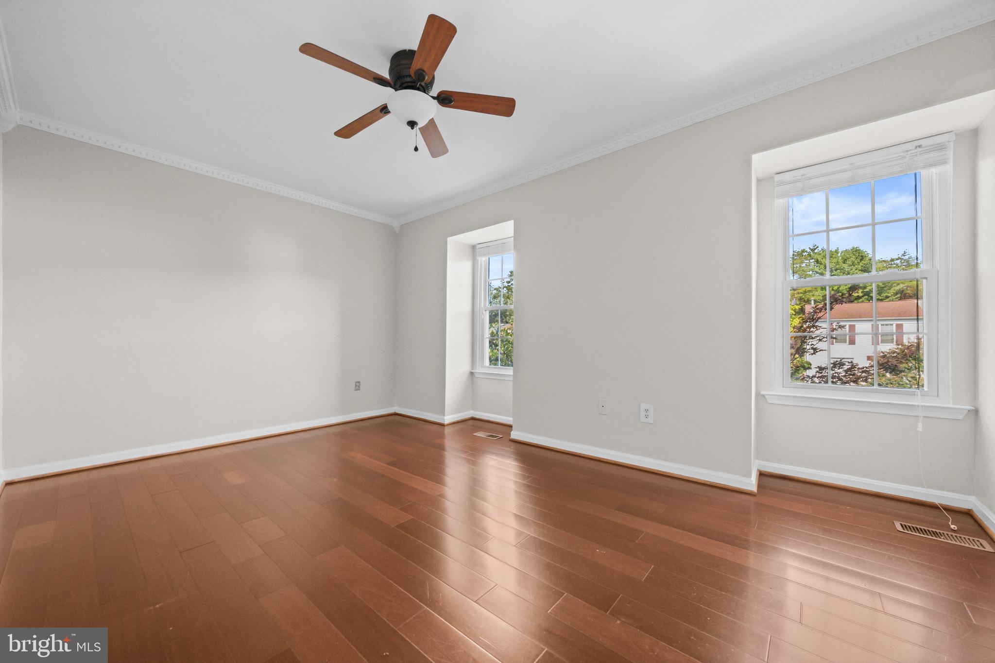 GREENHILLS - Residential