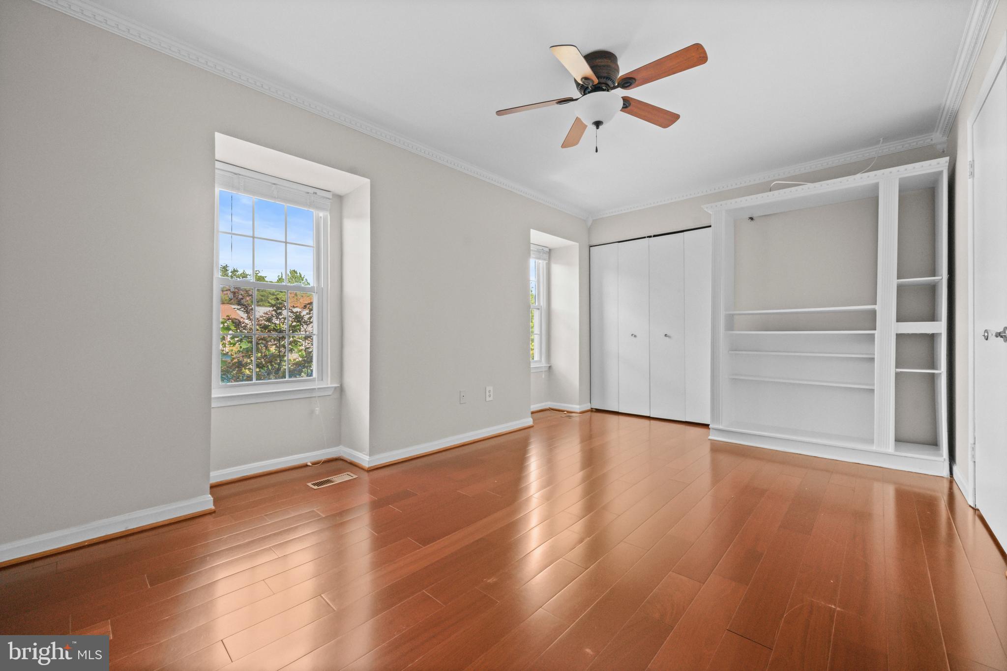 GREENHILLS - Residential