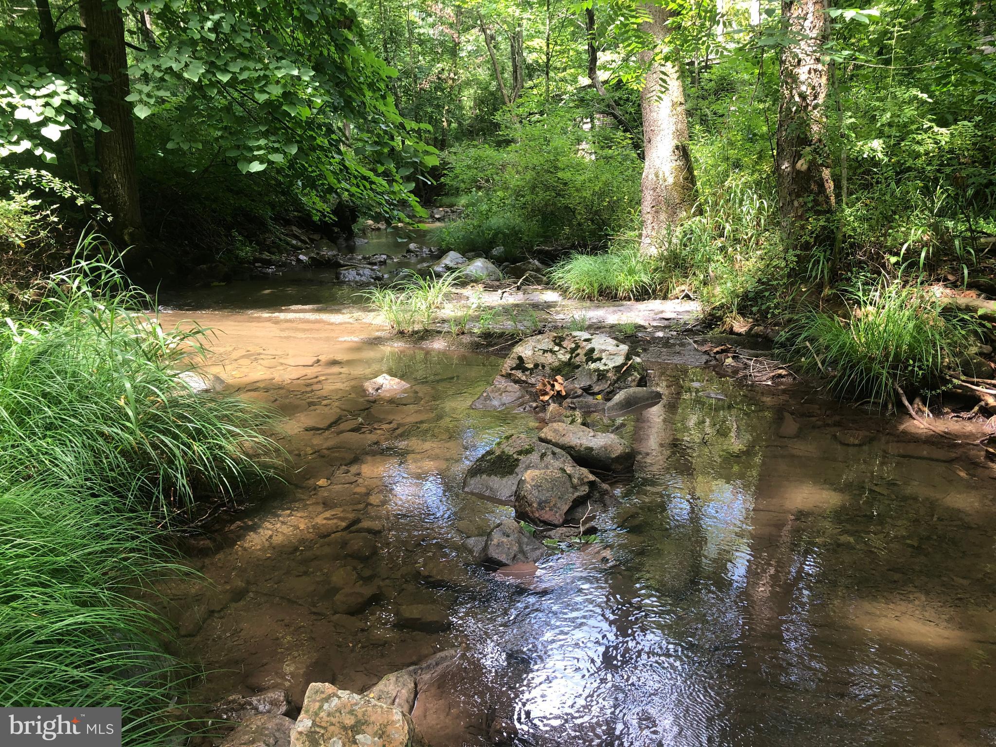 NONE UNRESTRICTED - Land