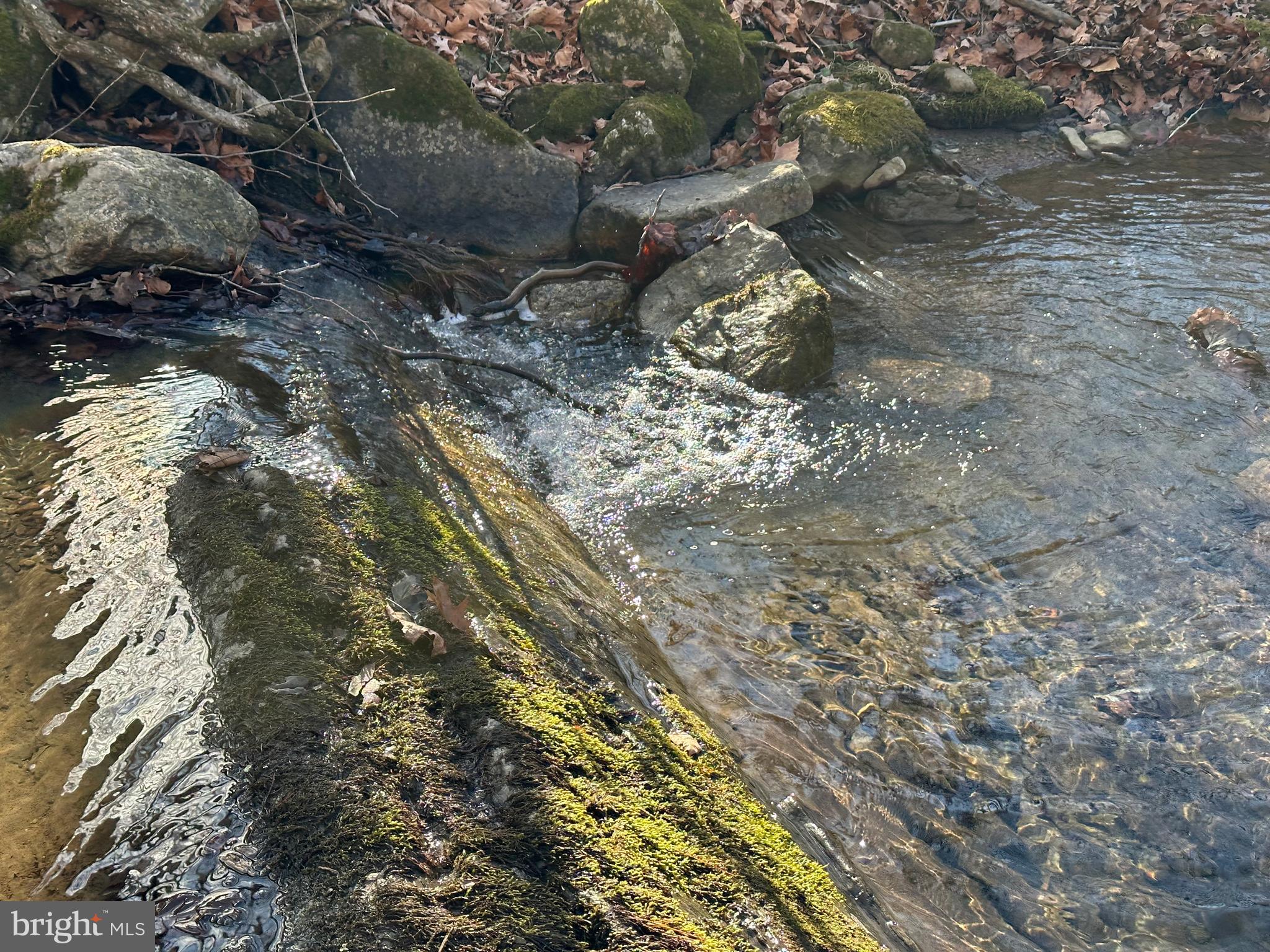 NONE UNRESTRICTED - Land