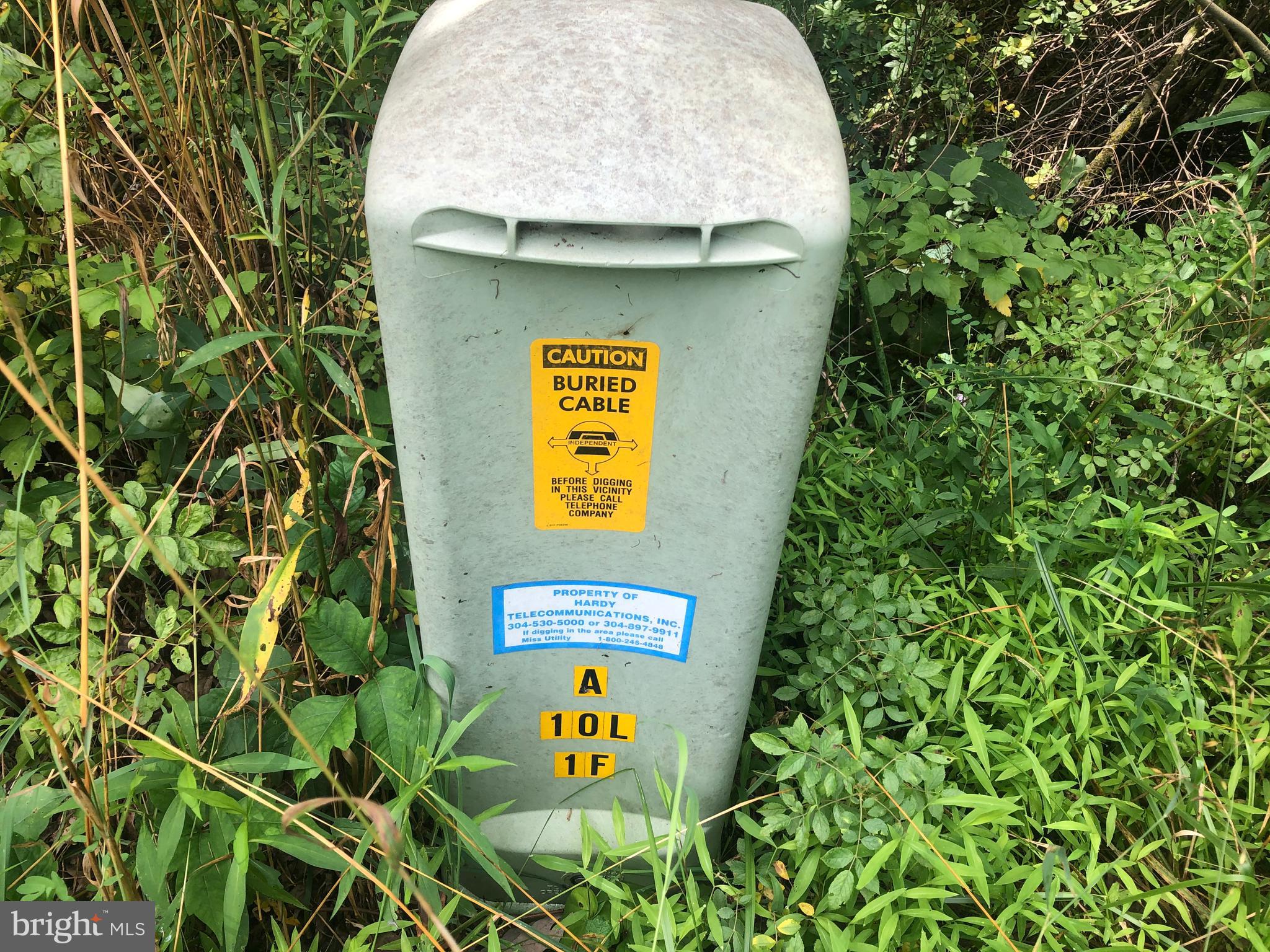 NONE UNRESTRICTED - Land