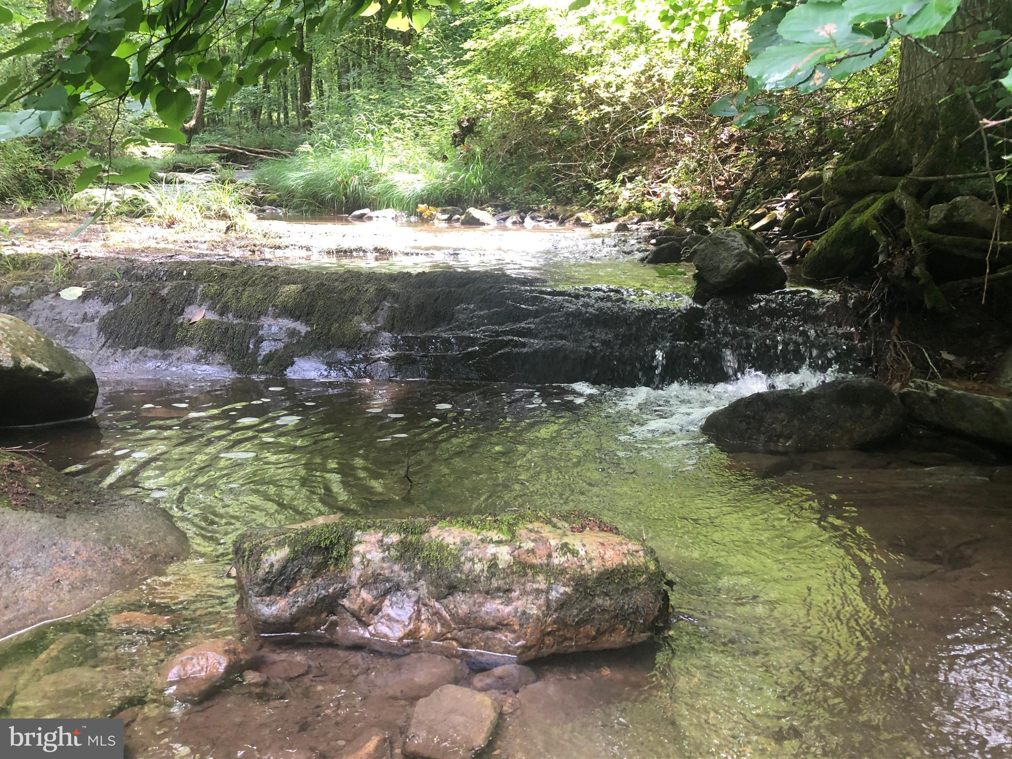 NONE UNRESTRICTED - Land