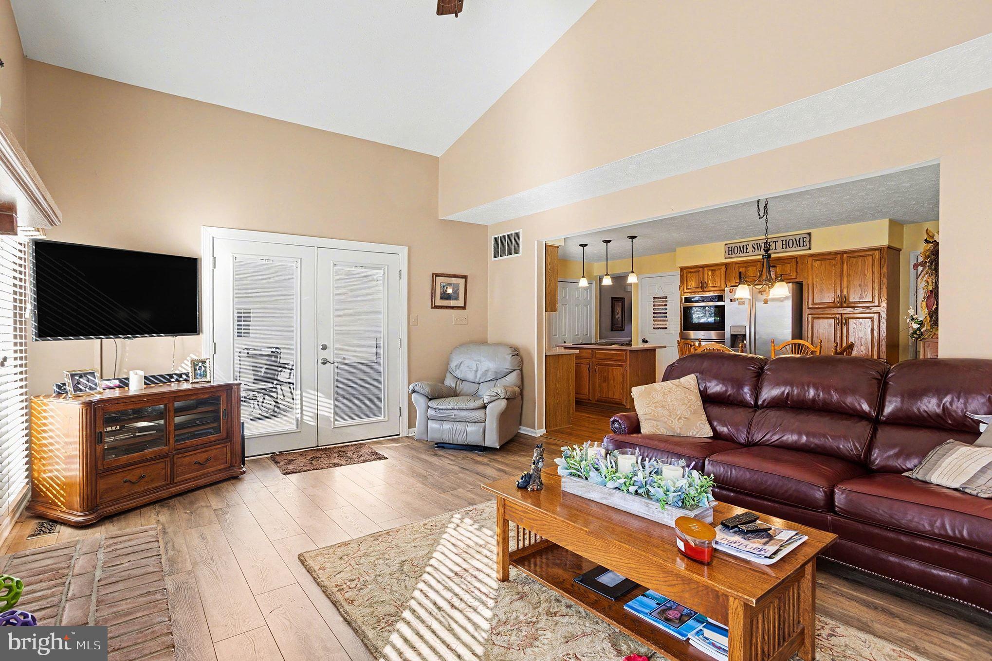 1000 LONGSTREAM COURT