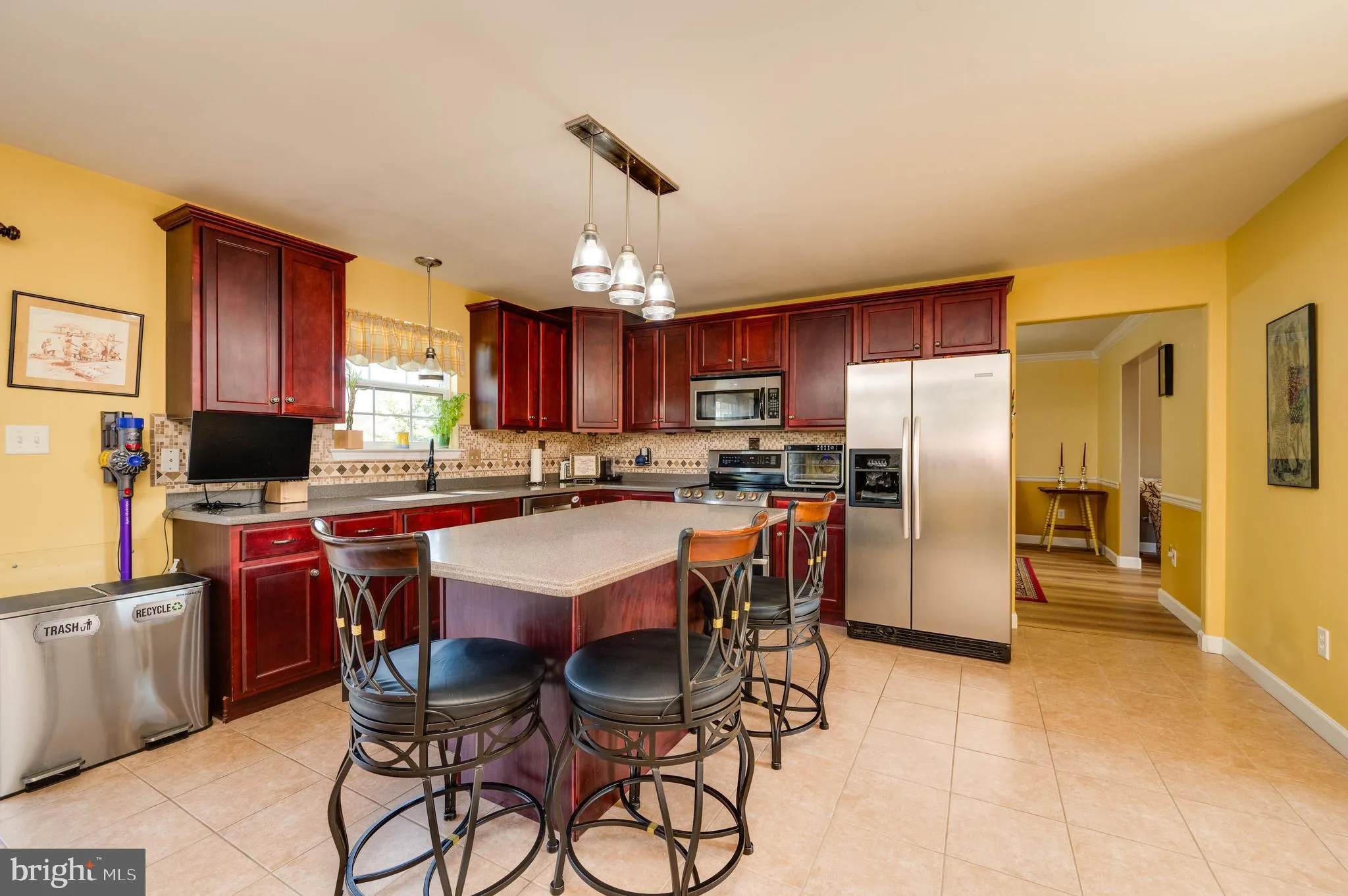 Blandon, Pennsylvania 19510, United States, 5 Bedrooms Bedrooms, ,4 BathroomsBathrooms,Residential,Pending,190914